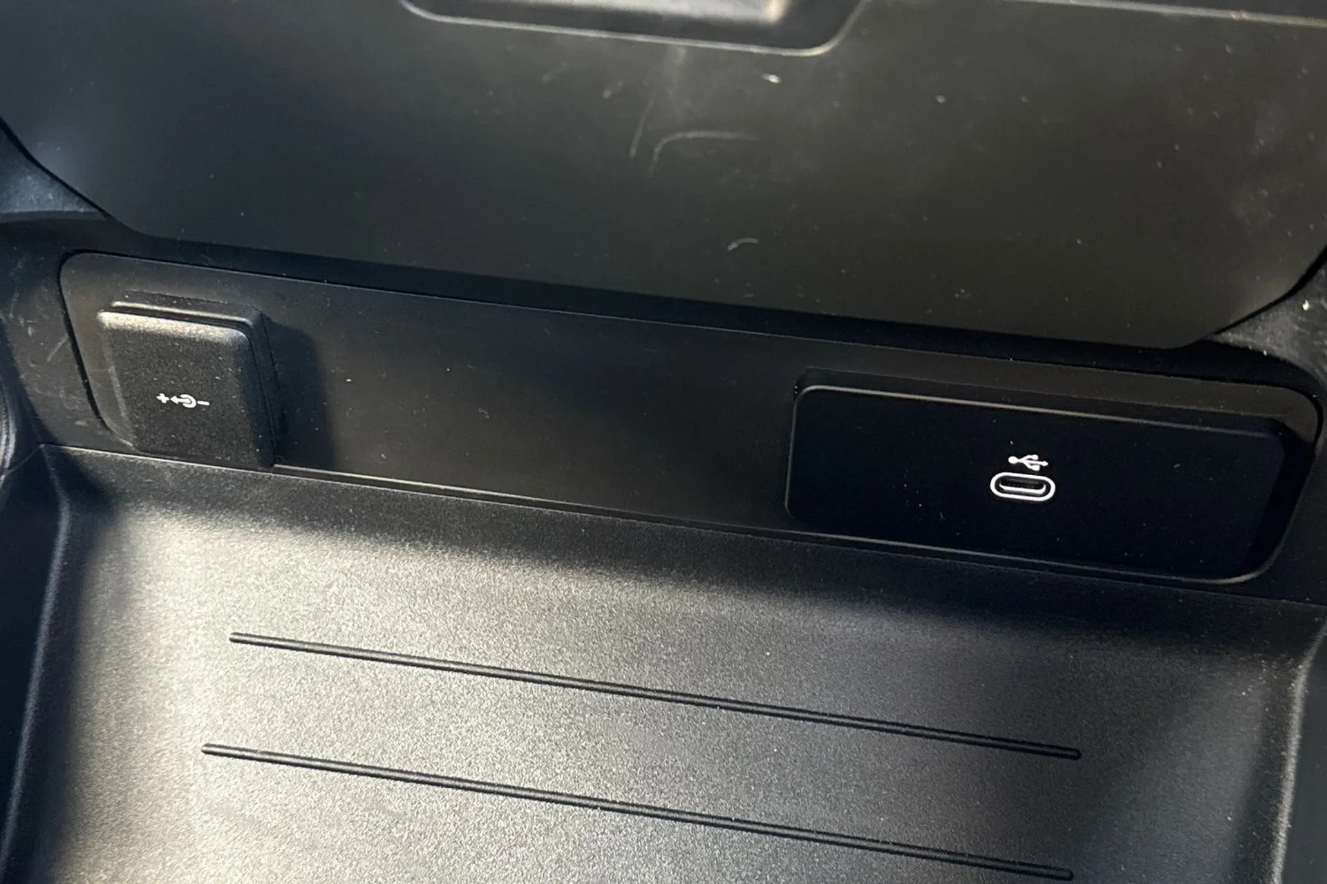 LAND ROVER DEFENDER thumbnail image number 57