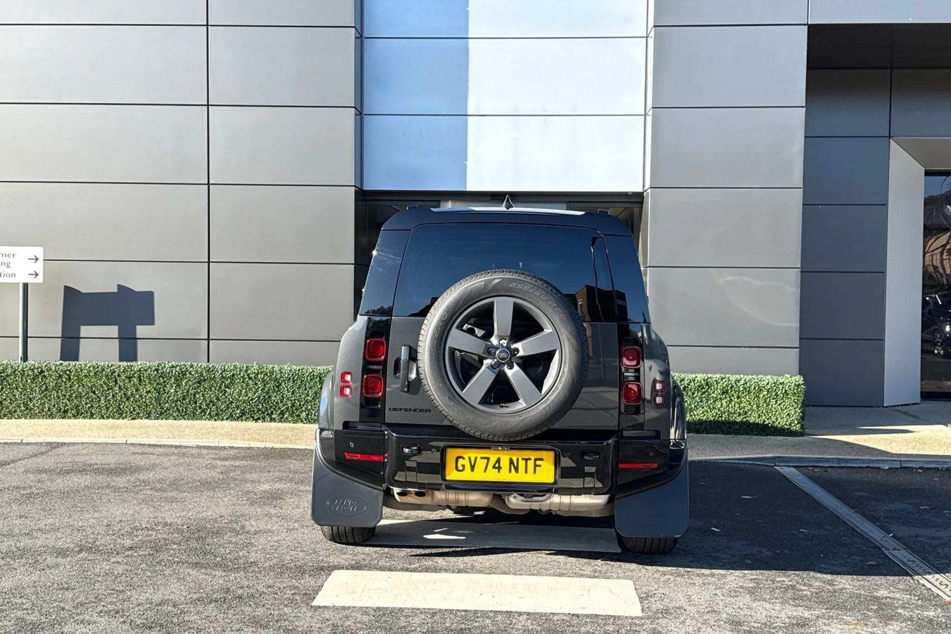 LAND ROVER DEFENDER thumbnail image number 10