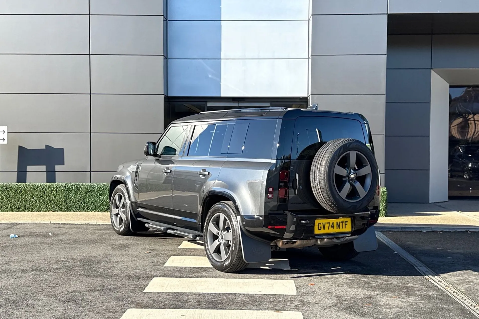 LAND ROVER DEFENDER thumbnail image number 12