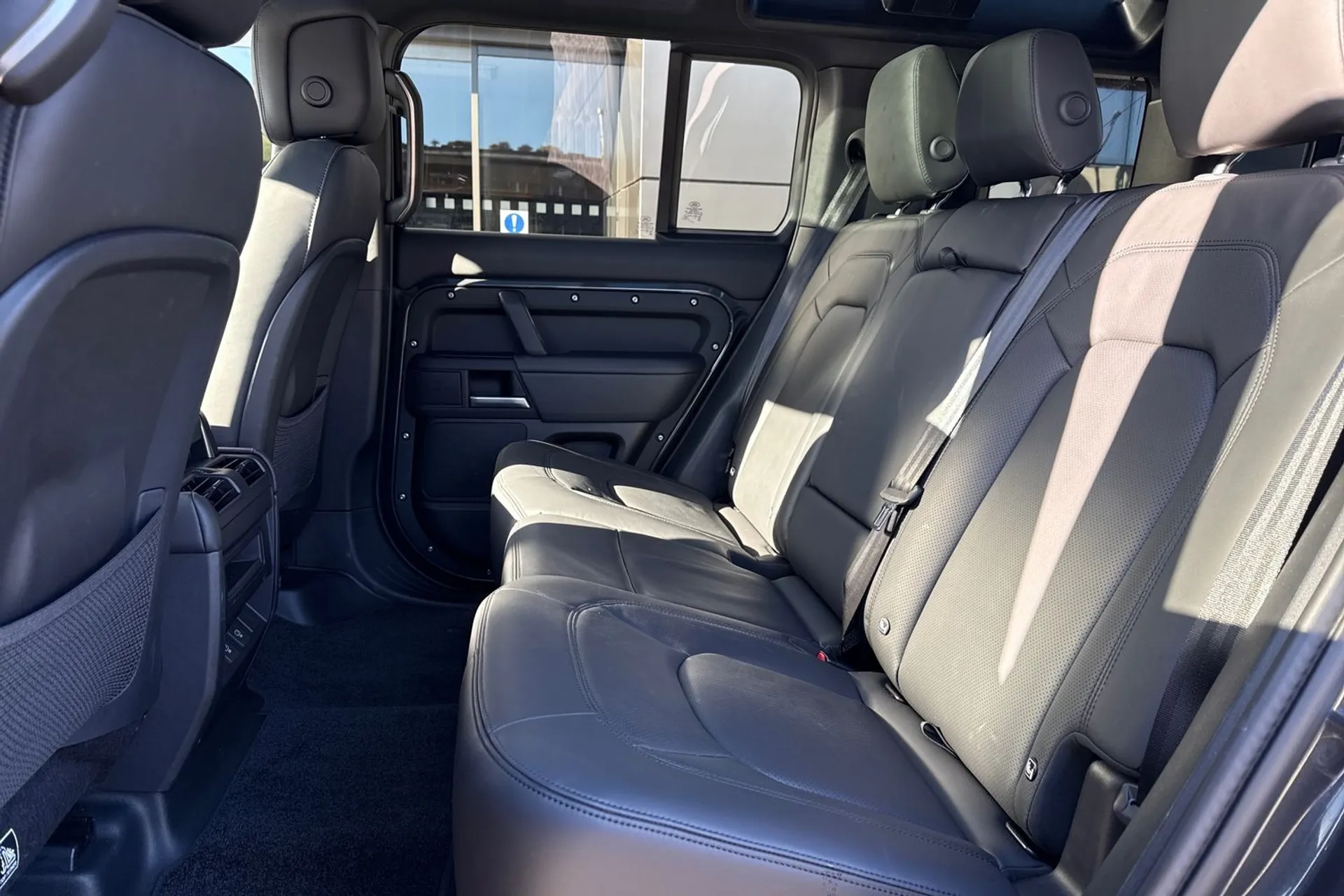 LAND ROVER DEFENDER thumbnail image number 42