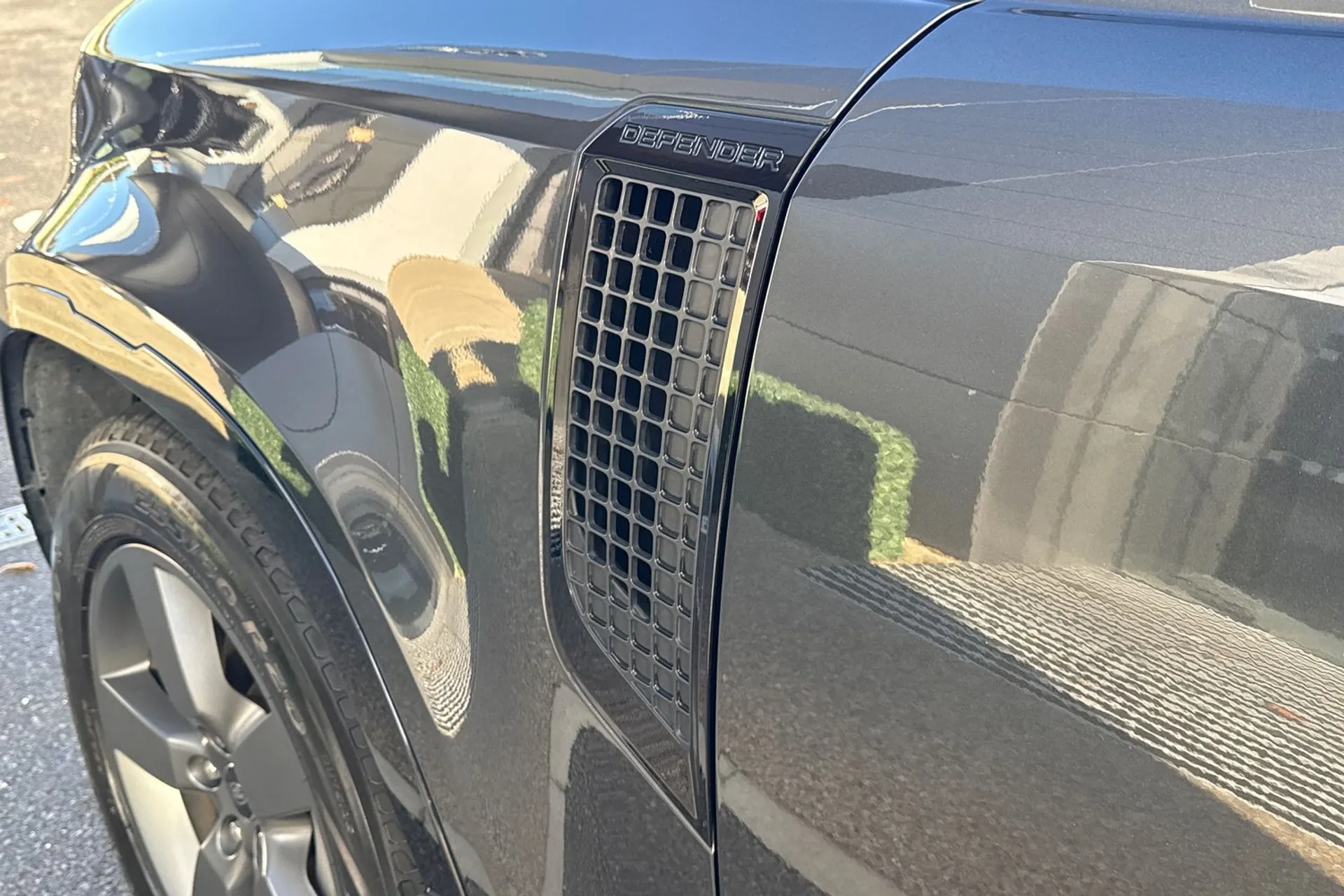 LAND ROVER DEFENDER thumbnail image number 32