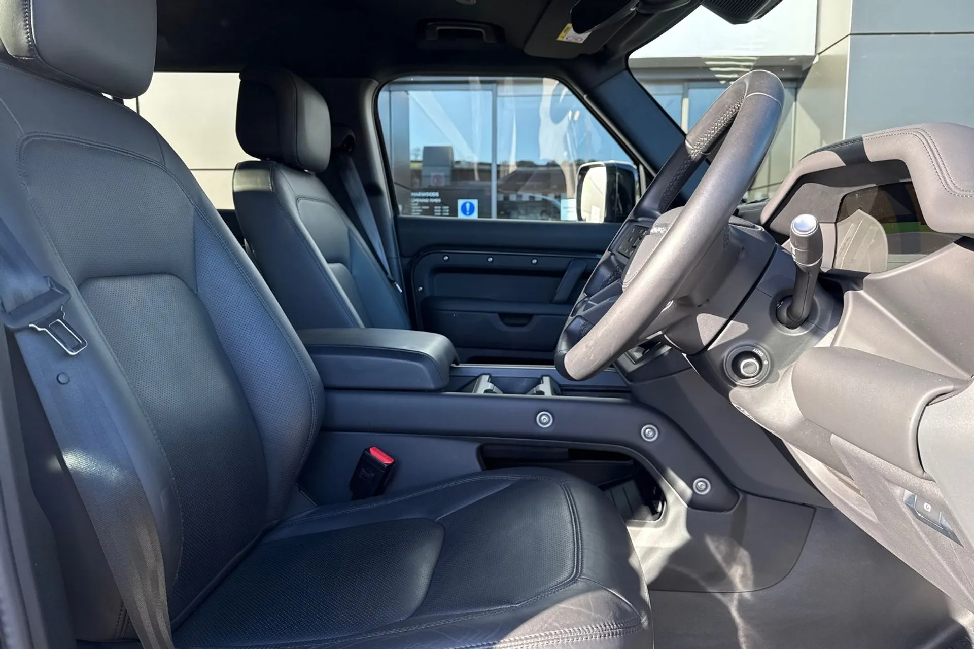 LAND ROVER DEFENDER thumbnail image number 22