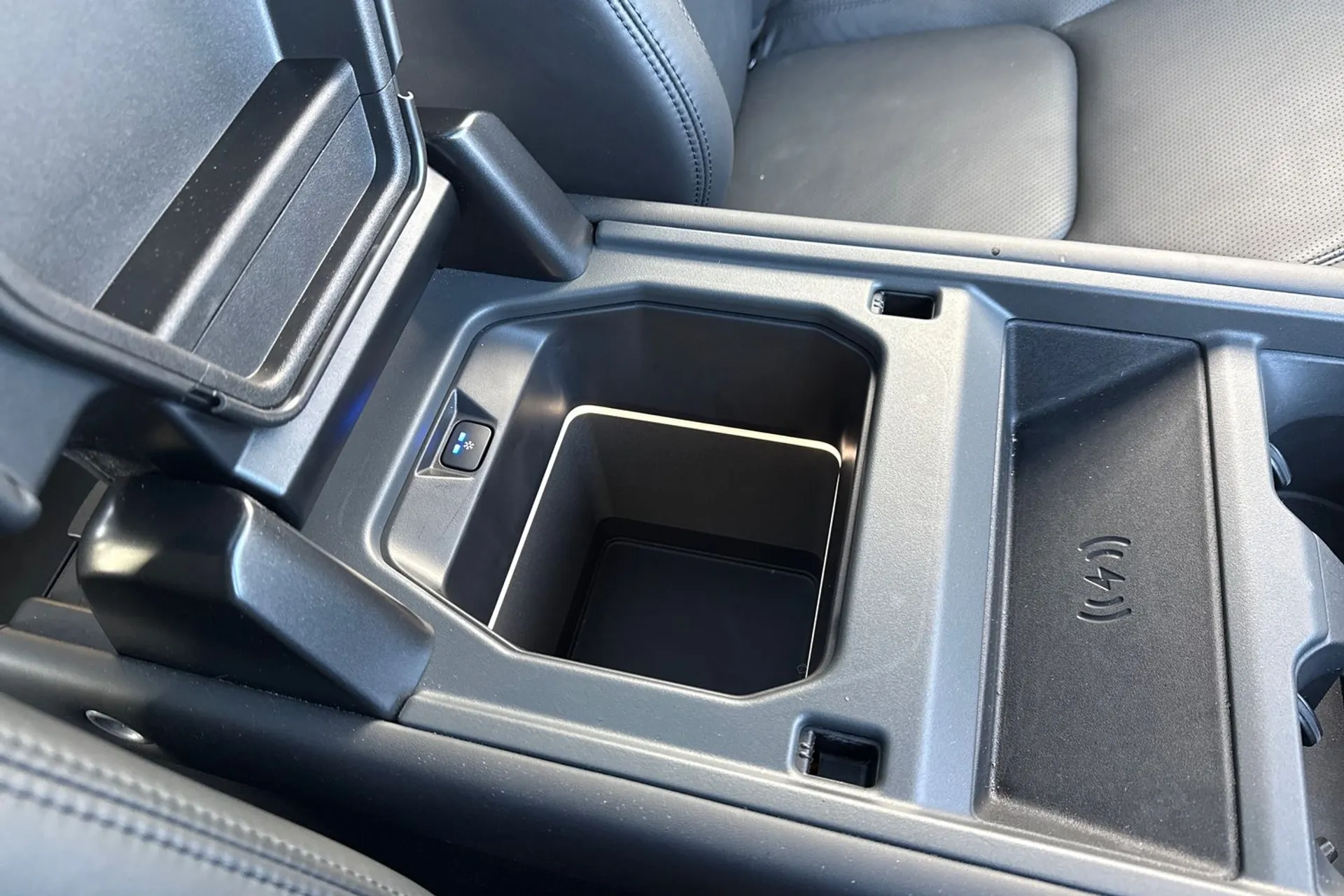 LAND ROVER DEFENDER thumbnail image number 58