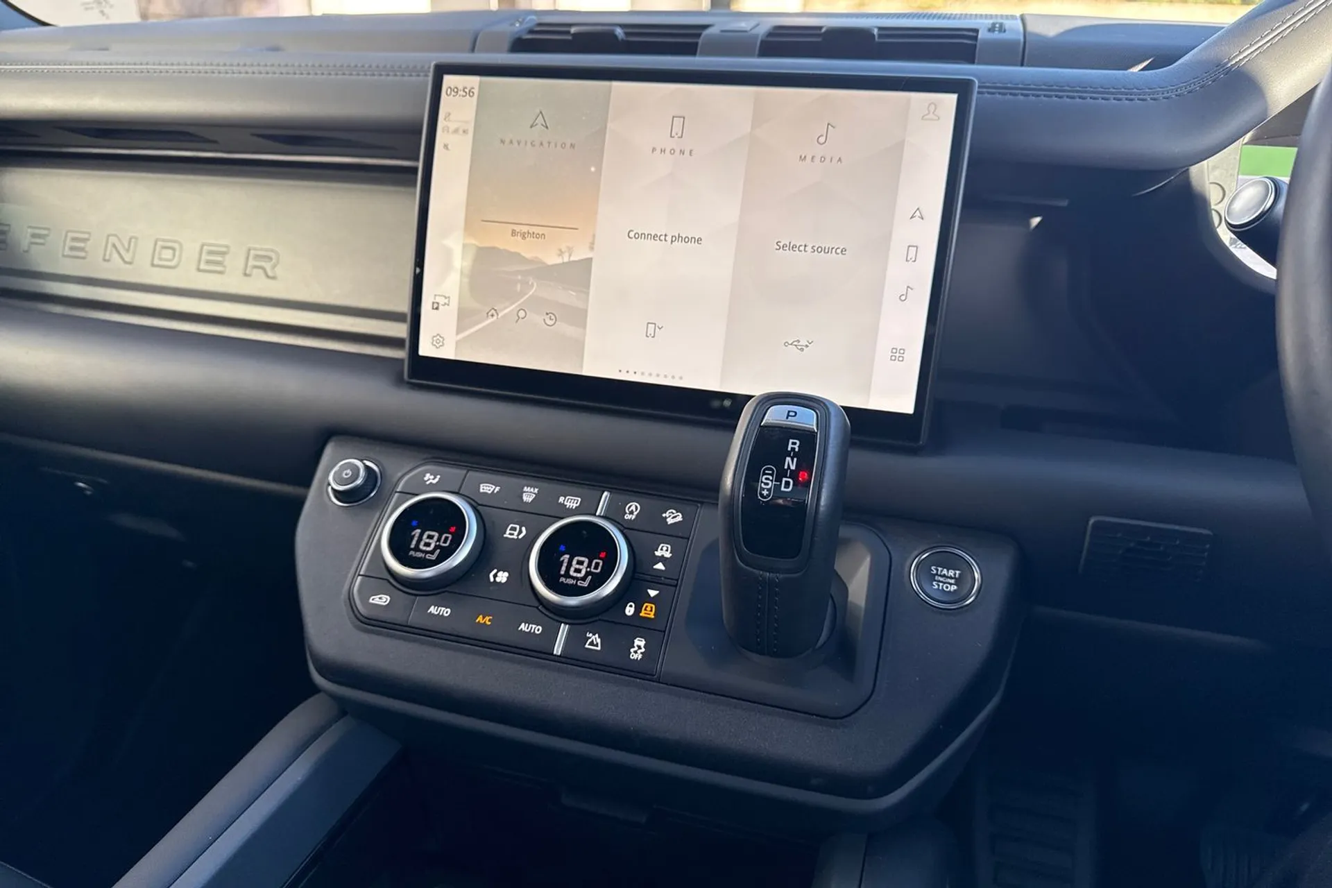 LAND ROVER DEFENDER thumbnail image number 54