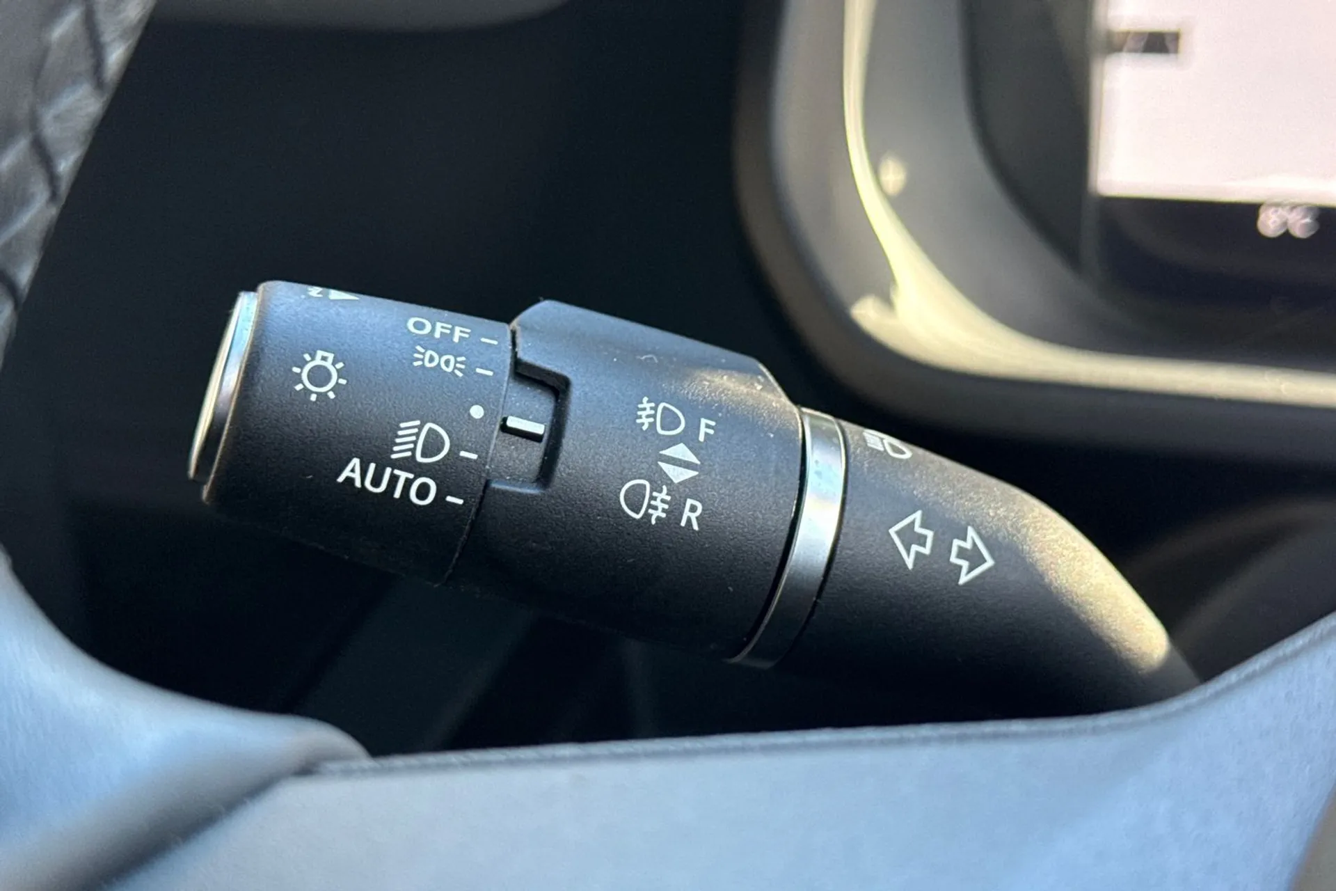 LAND ROVER DEFENDER thumbnail image number 66