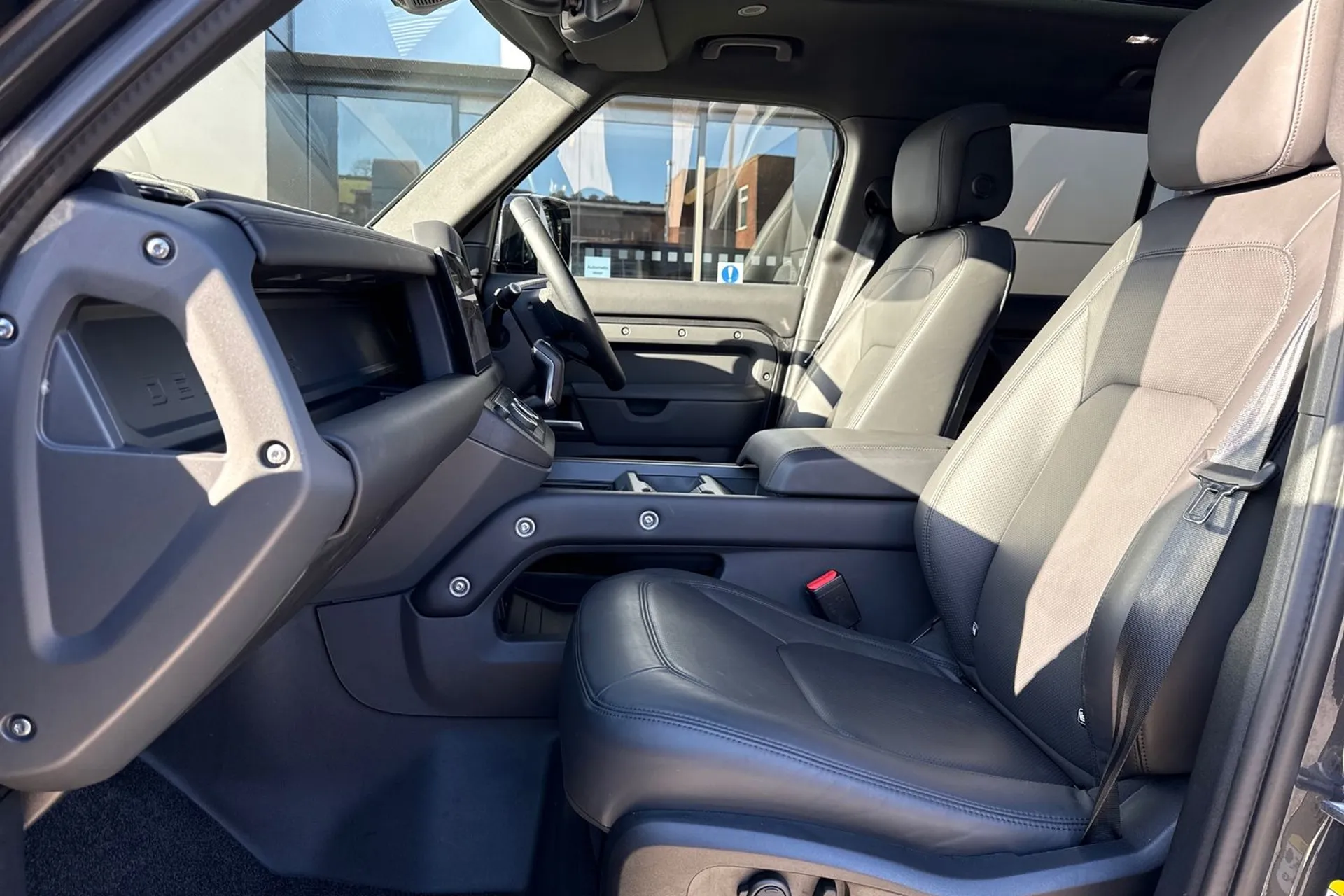 LAND ROVER DEFENDER thumbnail image number 41