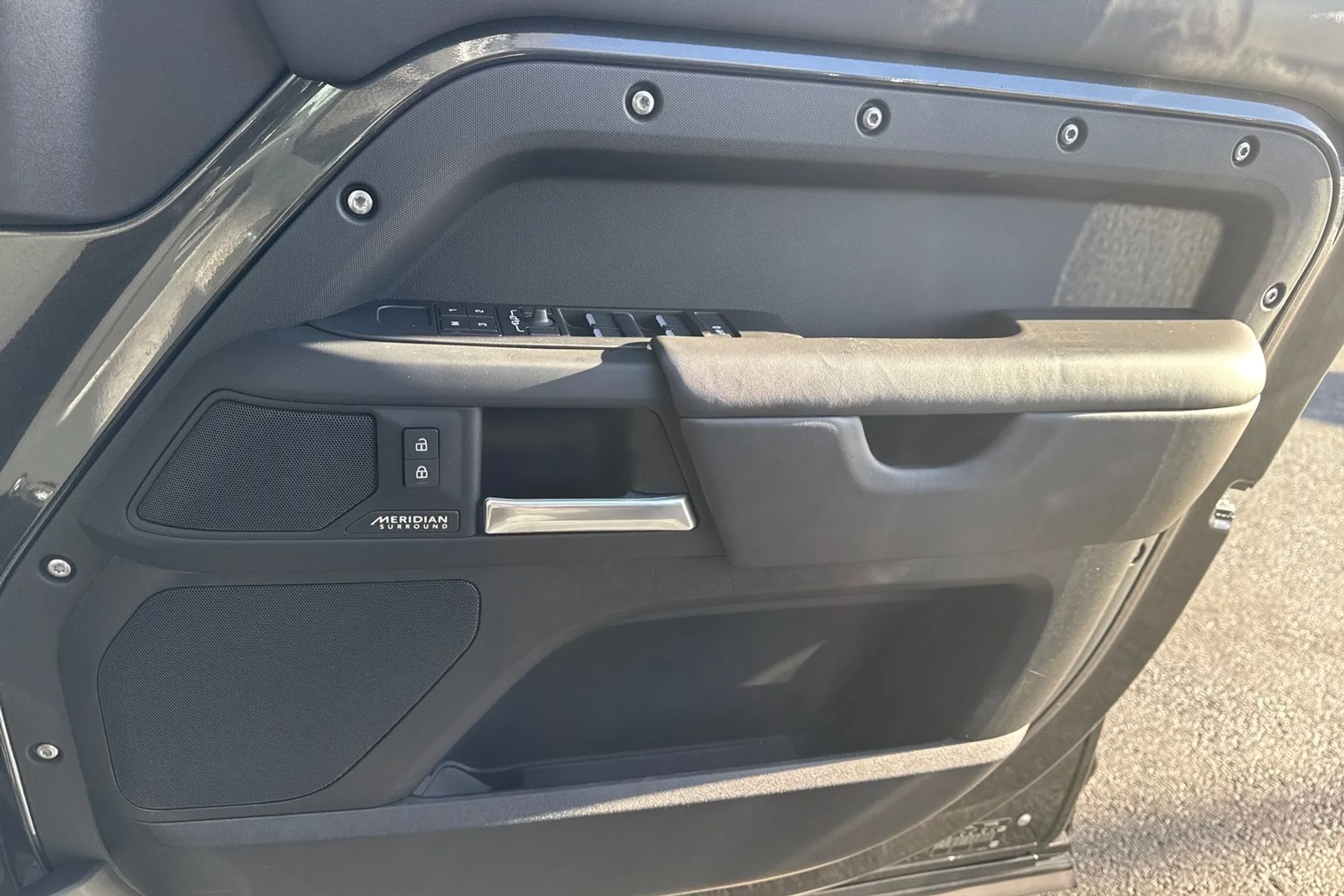 LAND ROVER DEFENDER thumbnail image number 52