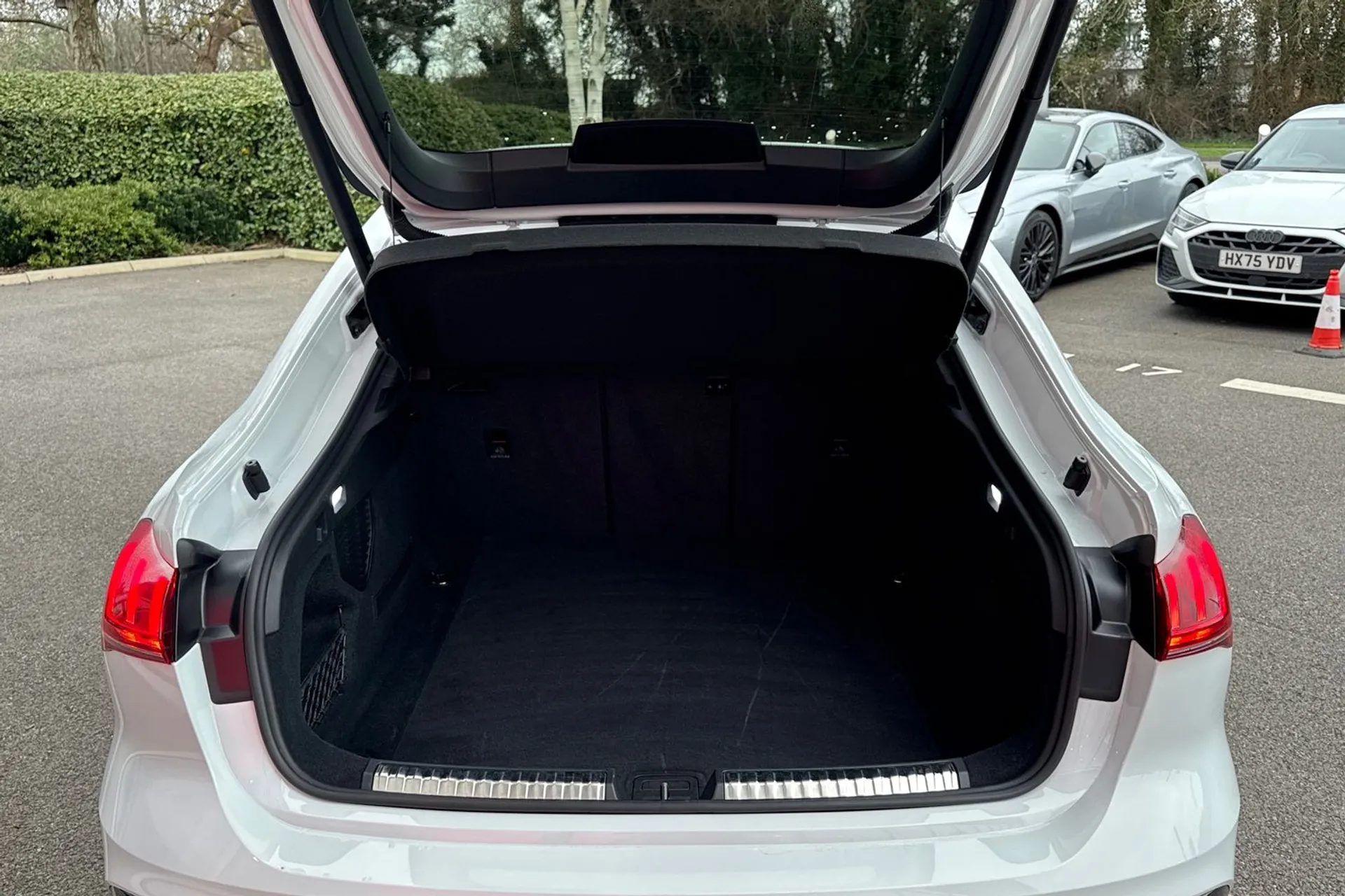 Audi A5 thumbnail image number 31