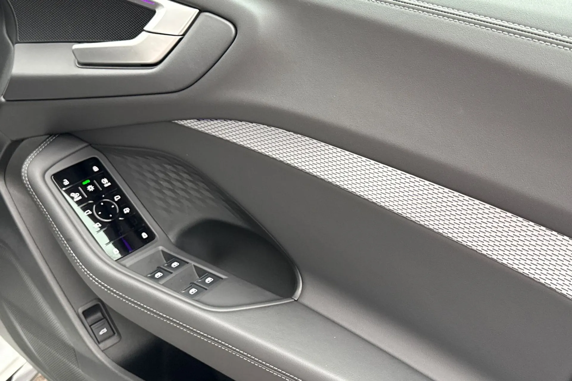 Audi A5 thumbnail image number 35