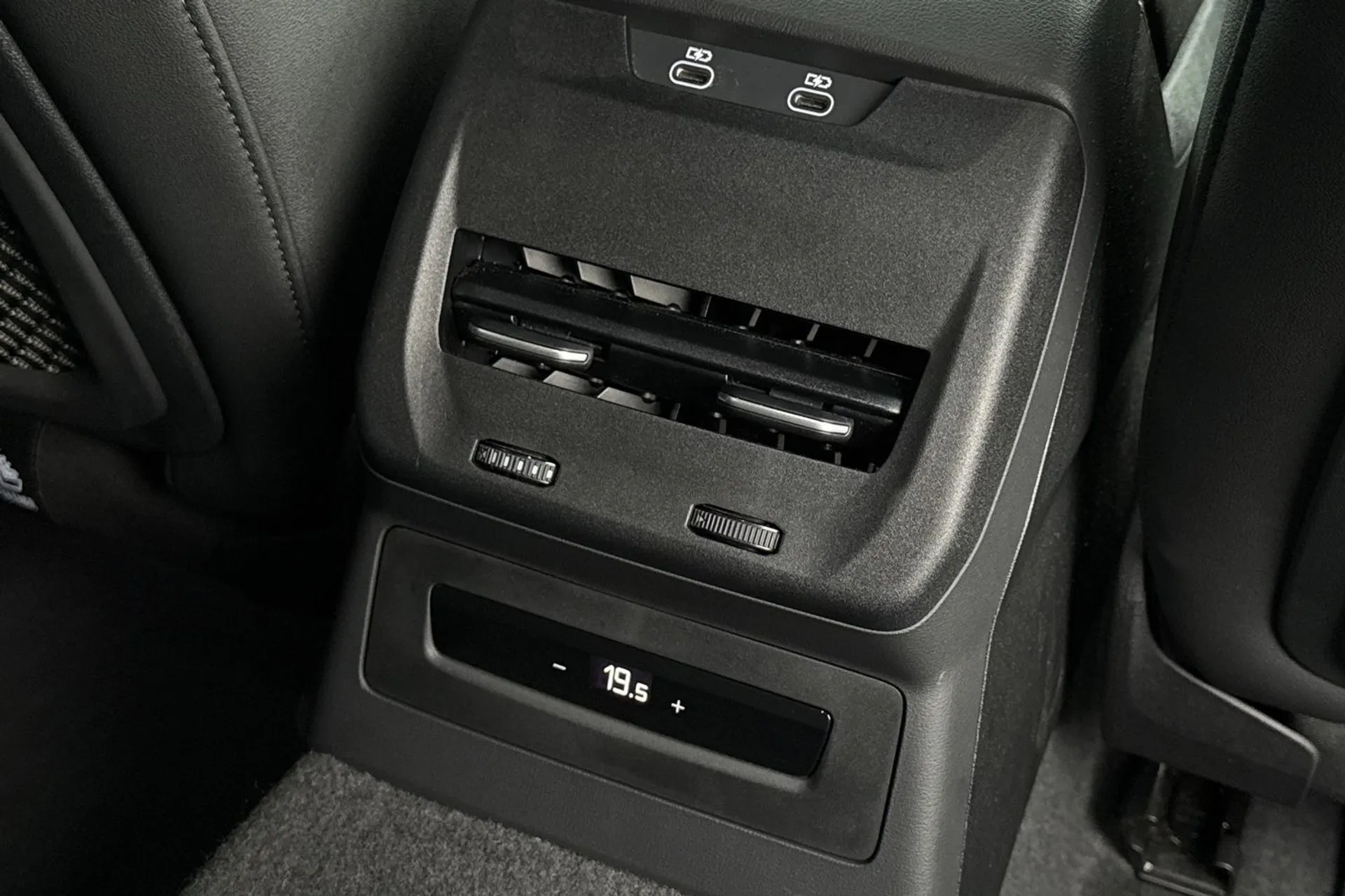 Audi A5 thumbnail image number 32