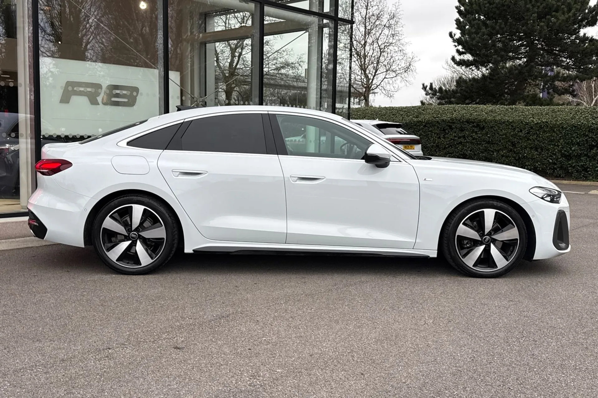 Audi A5 thumbnail image number 2