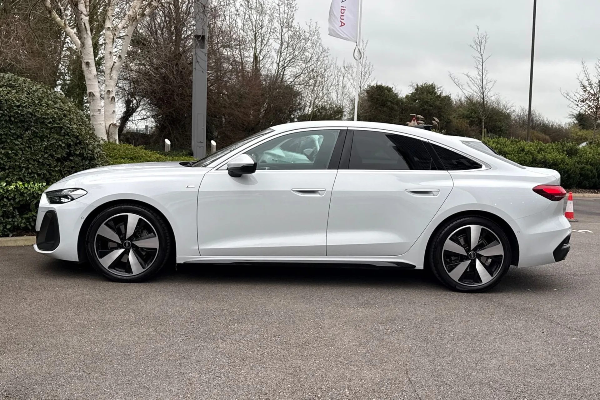 Audi A5 thumbnail image number 17