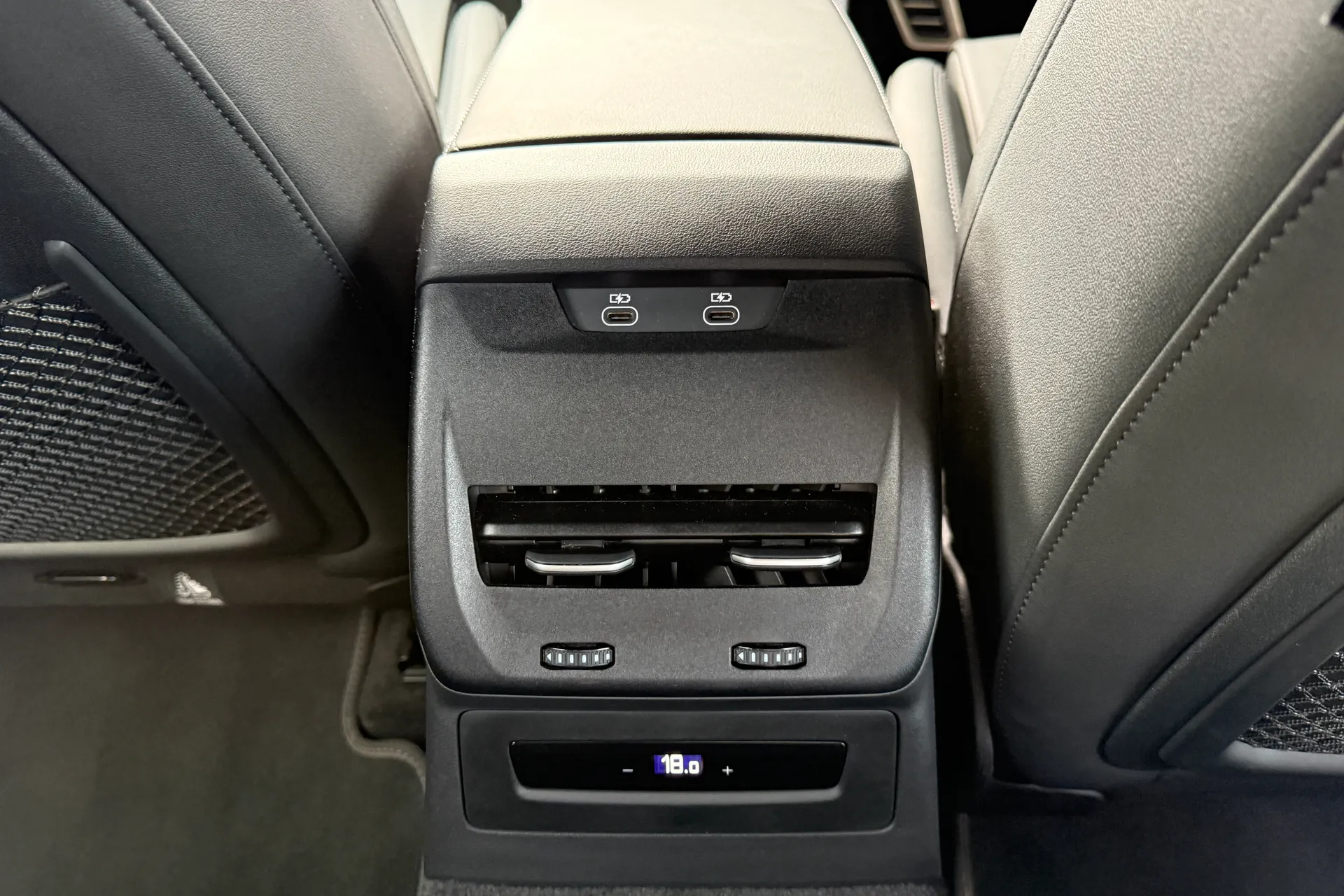 Audi A5 thumbnail image number 40