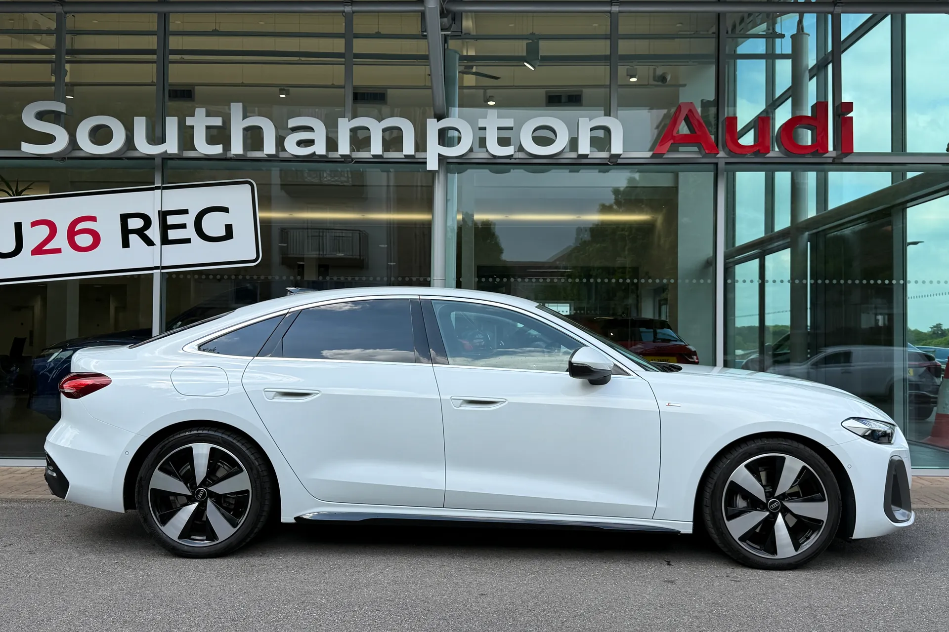 Audi A5 thumbnail image number 2