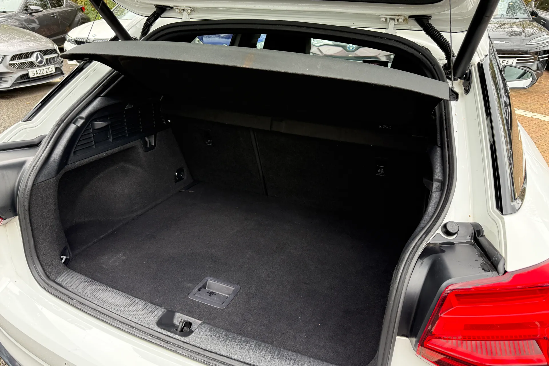 Audi Q2 thumbnail image number 39