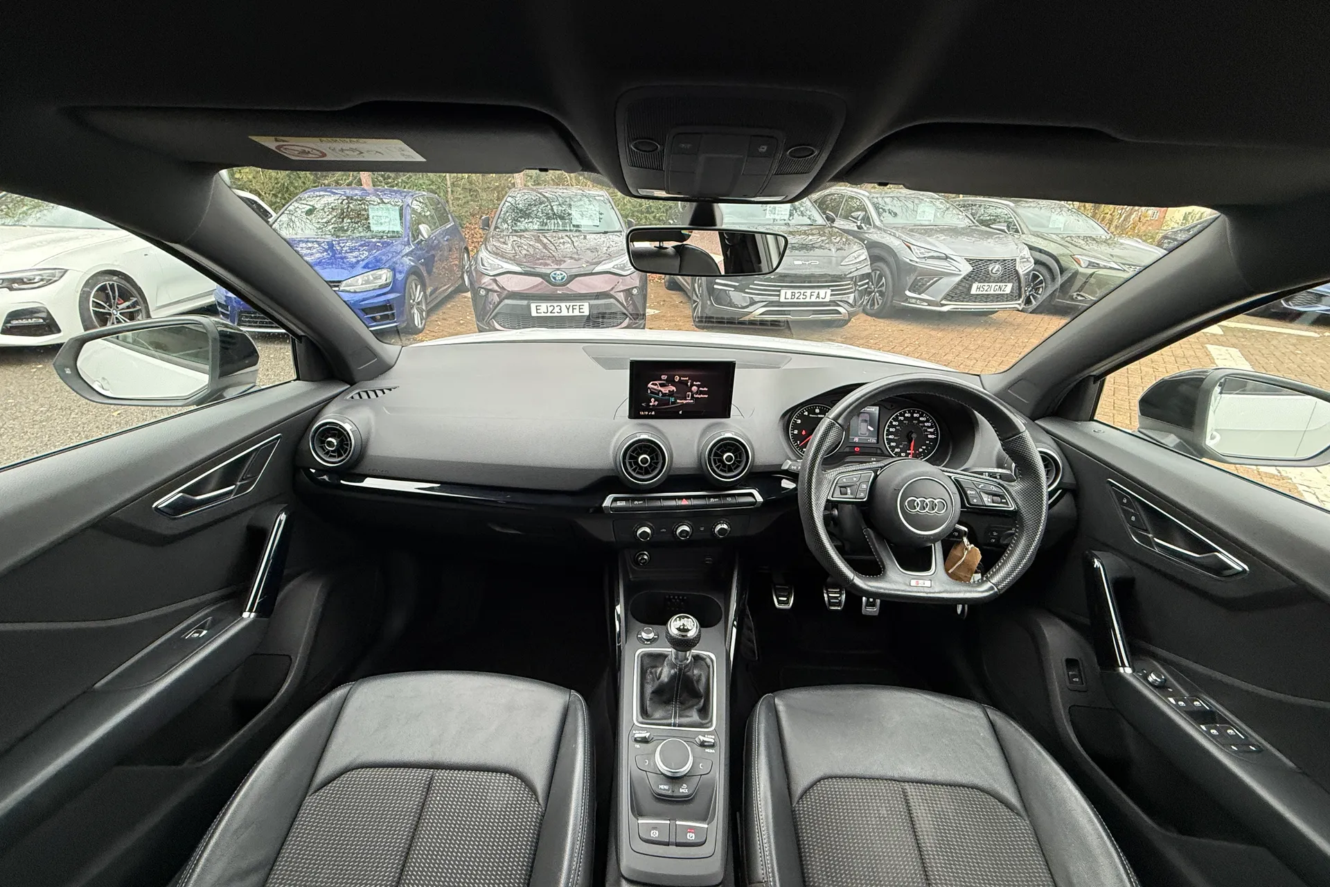 Audi Q2 thumbnail image number 3