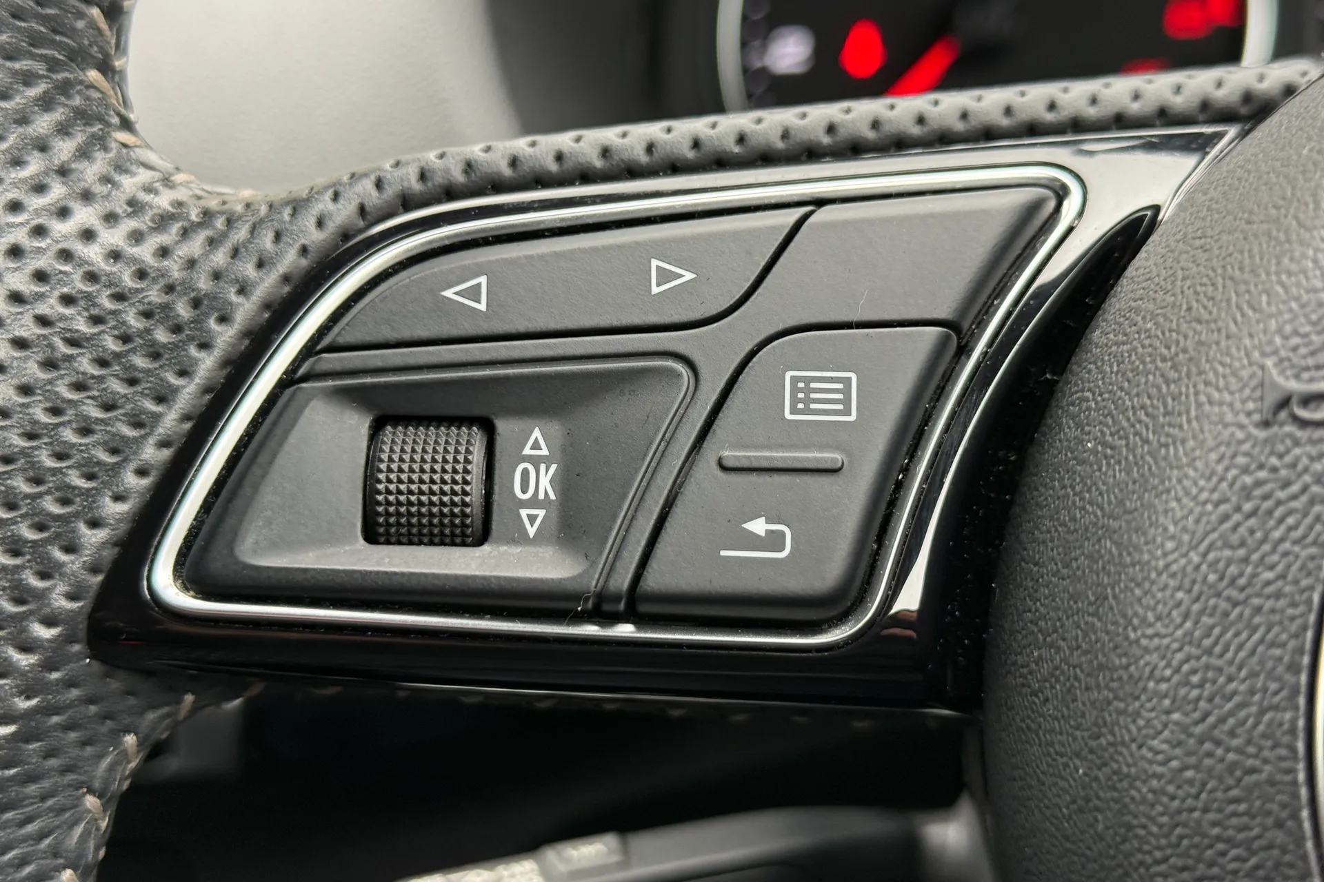 Audi Q2 thumbnail image number 15