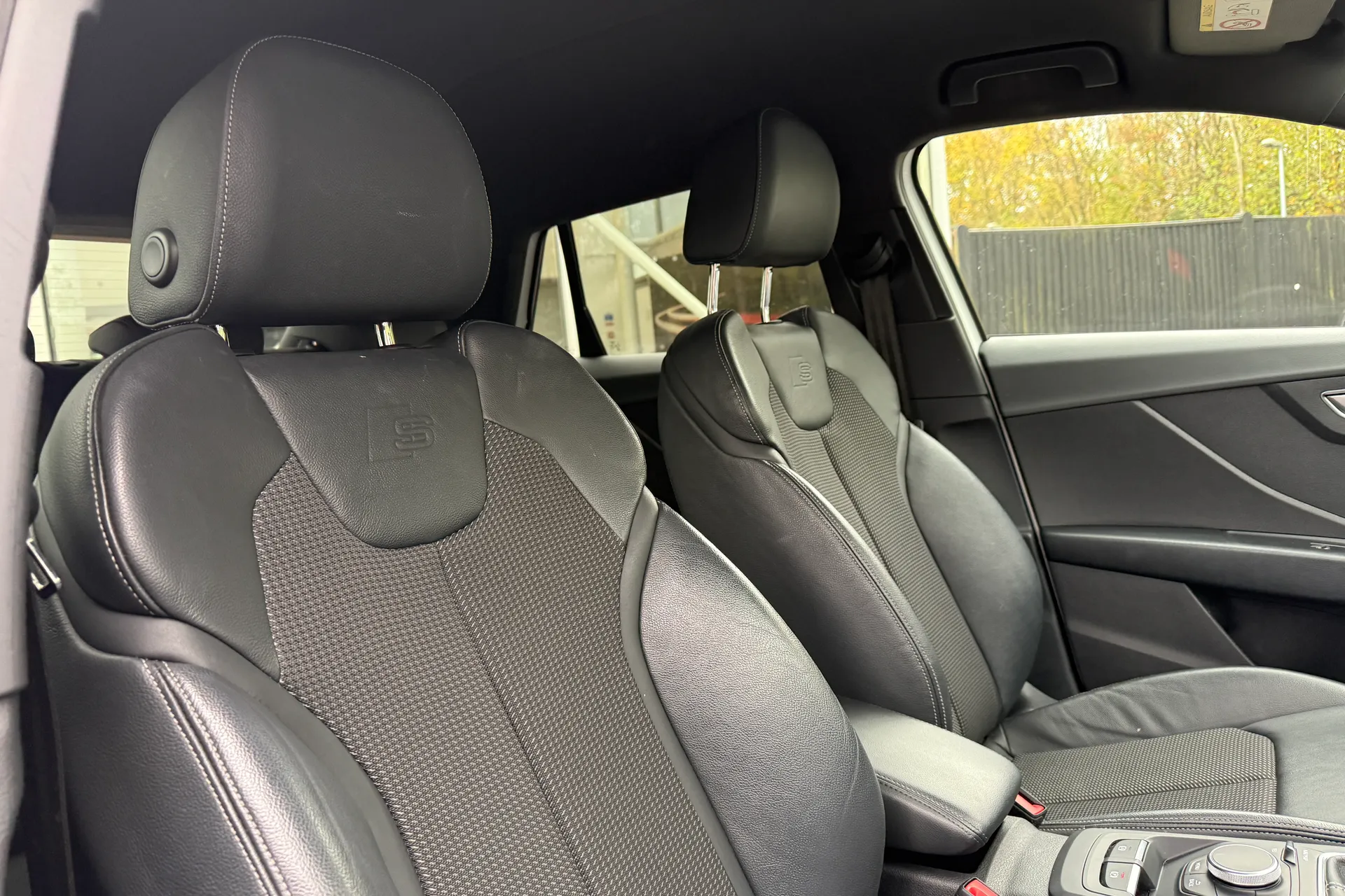 Audi Q2 thumbnail image number 28