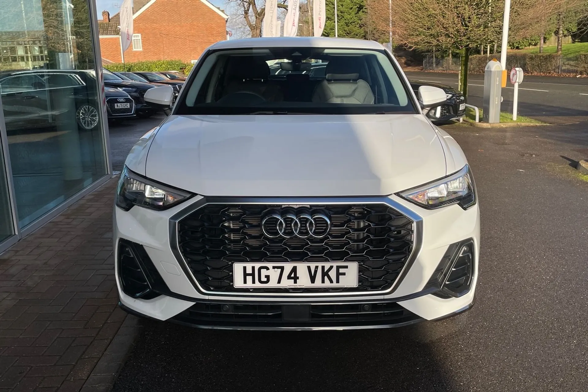 Audi Q3 thumbnail image number 12