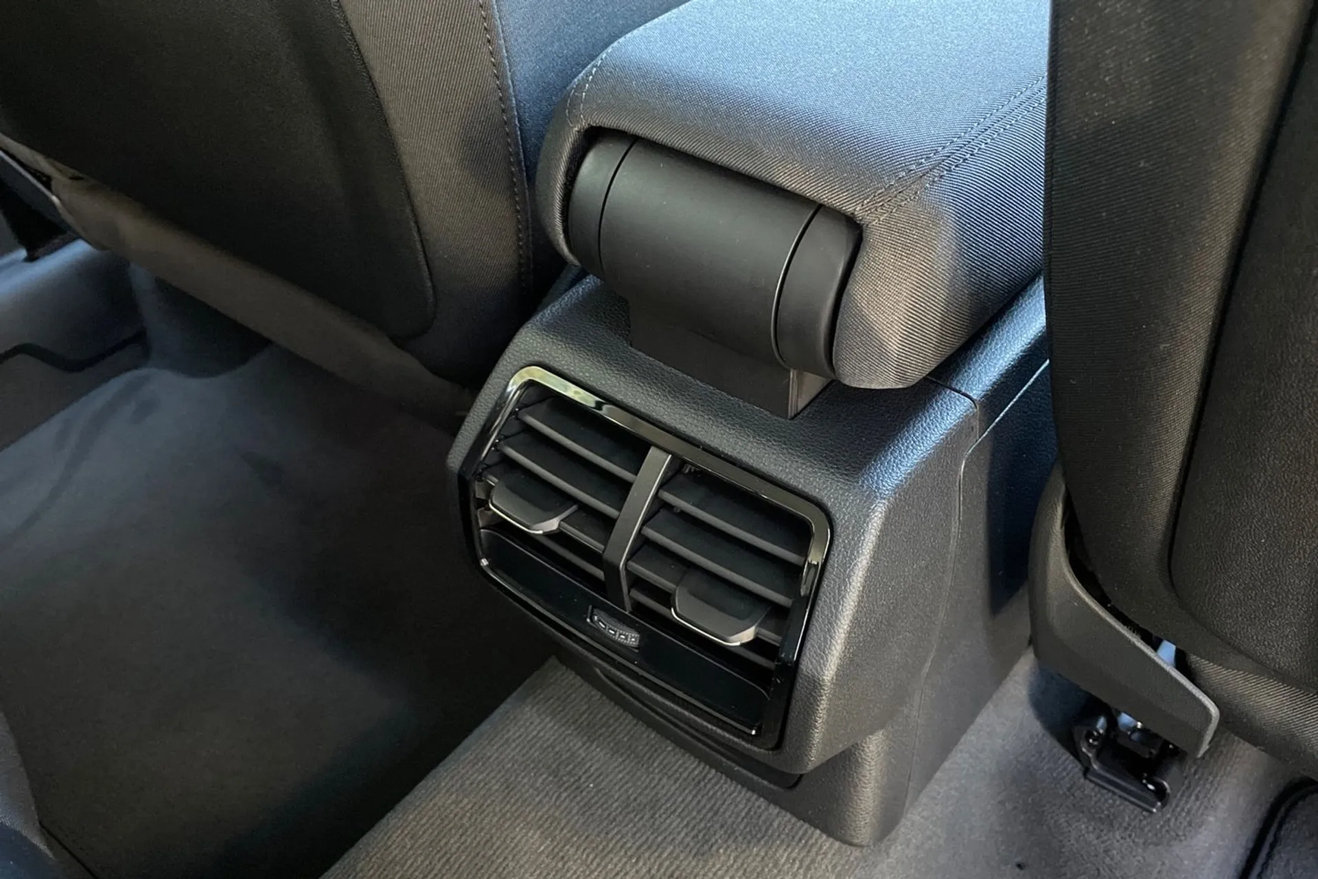 Audi Q3 thumbnail image number 45