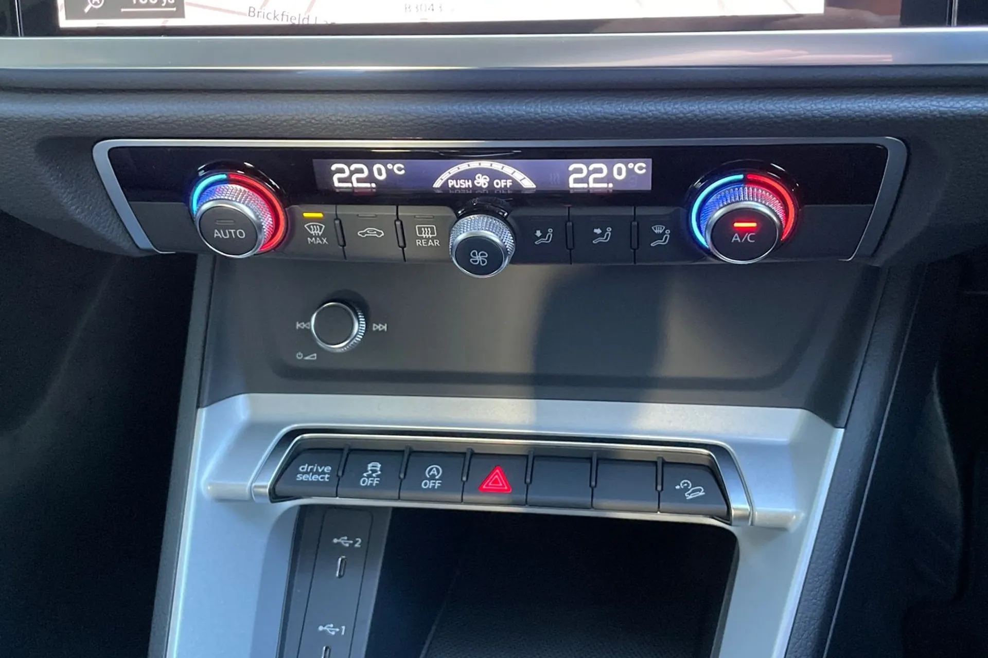 Audi Q3 thumbnail image number 38