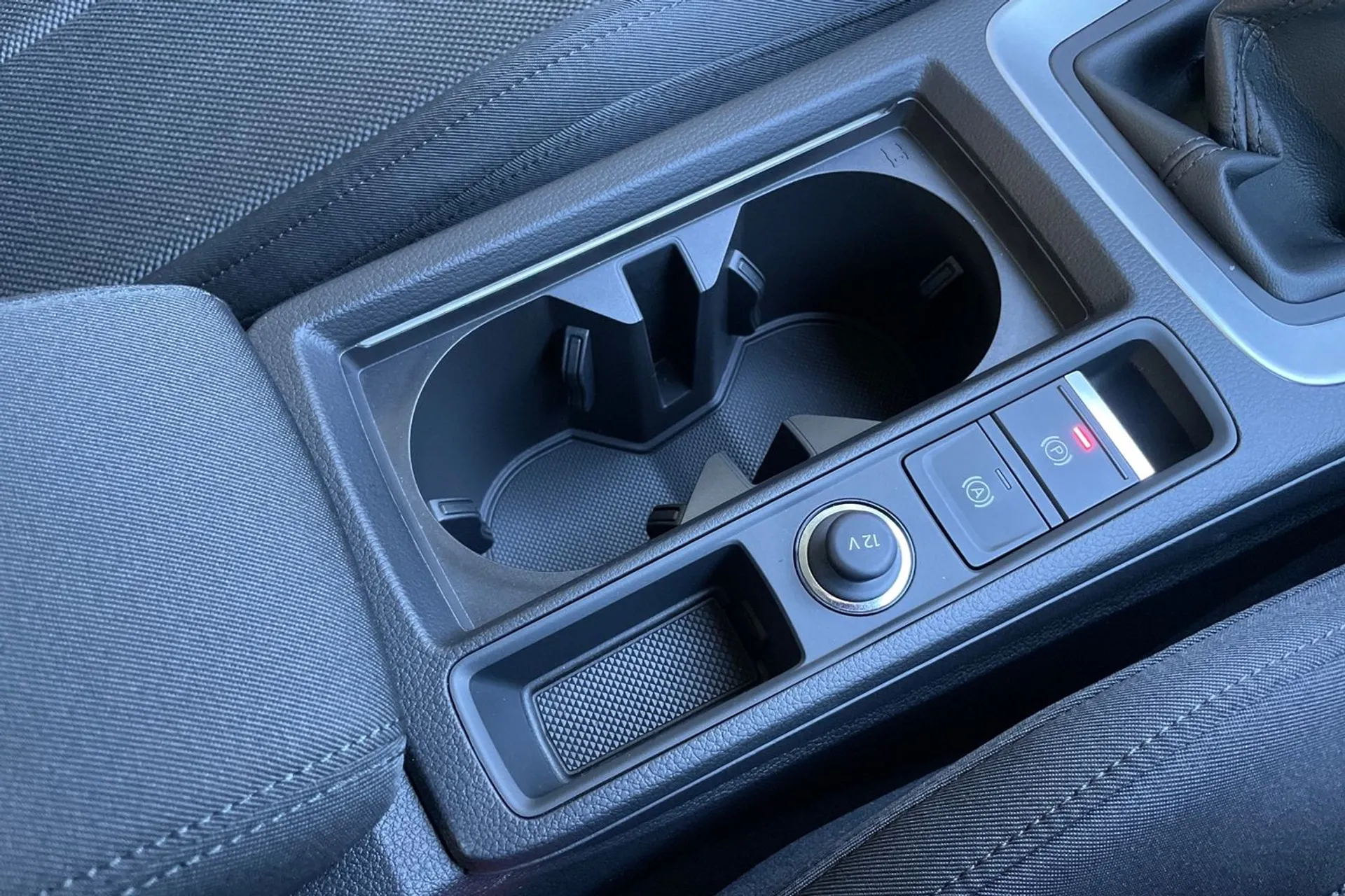 Audi Q3 thumbnail image number 42