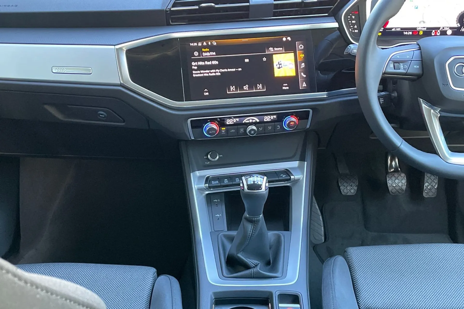 Audi Q3 thumbnail image number 35