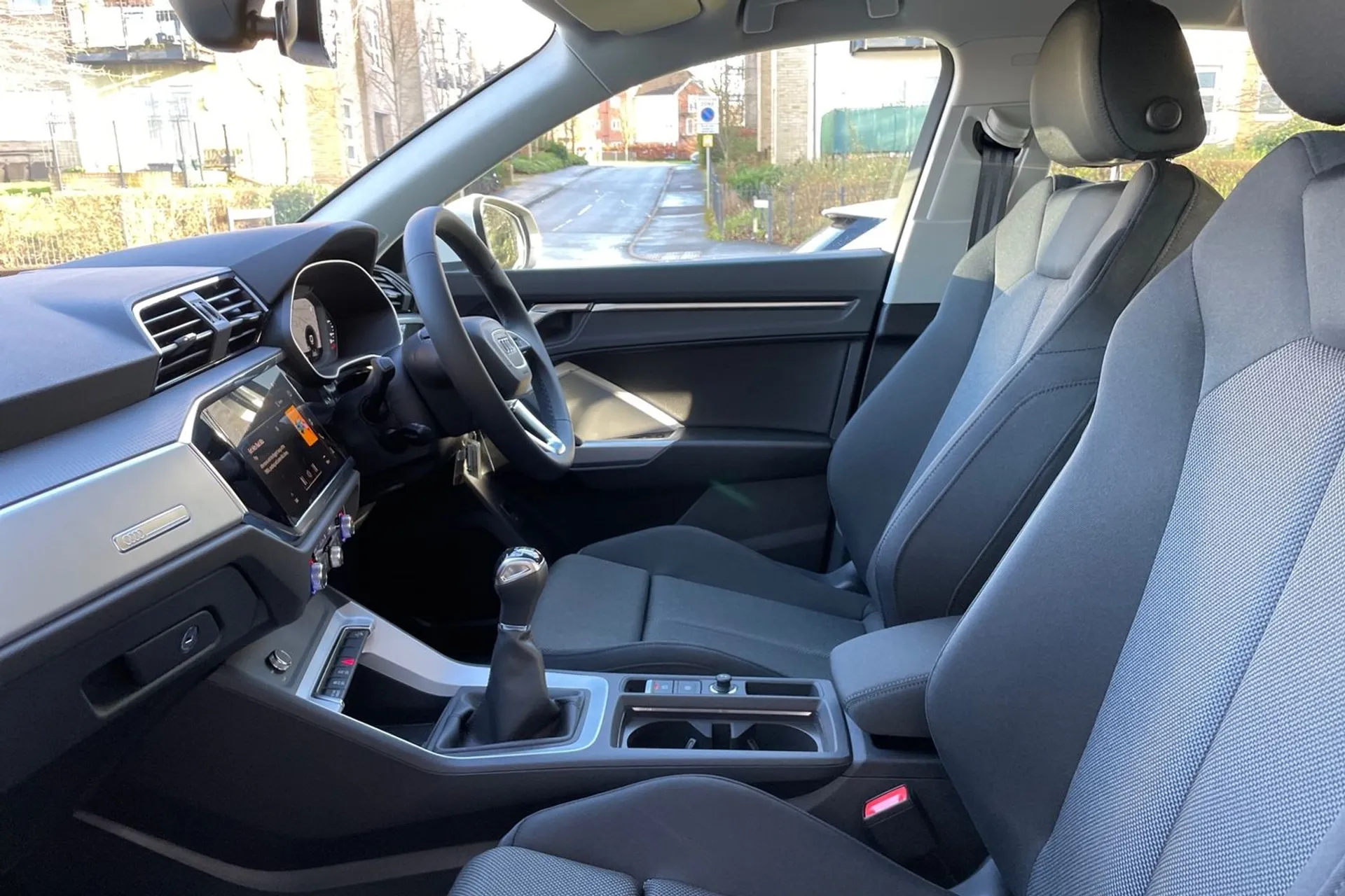 Audi Q3 thumbnail image number 28