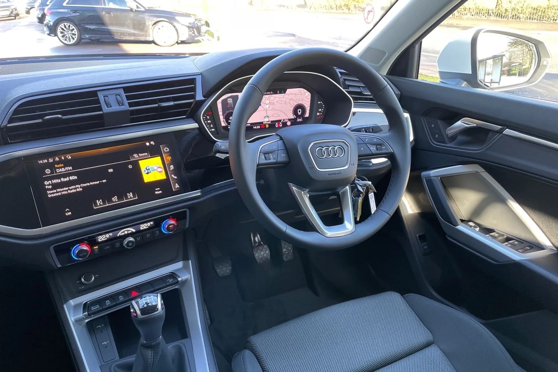 Audi Q3 thumbnail image number 33