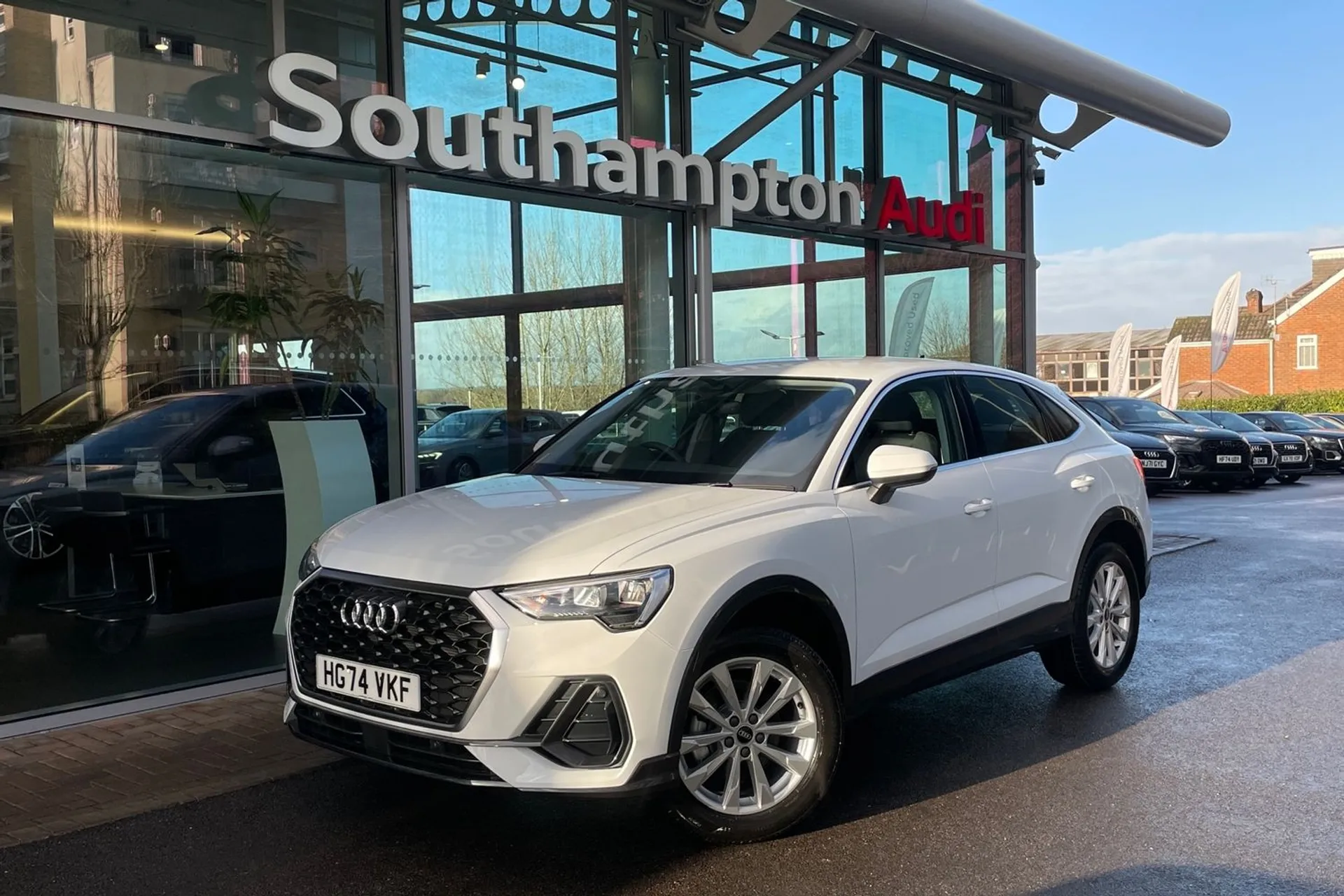 Audi Q3 thumbnail image number 11