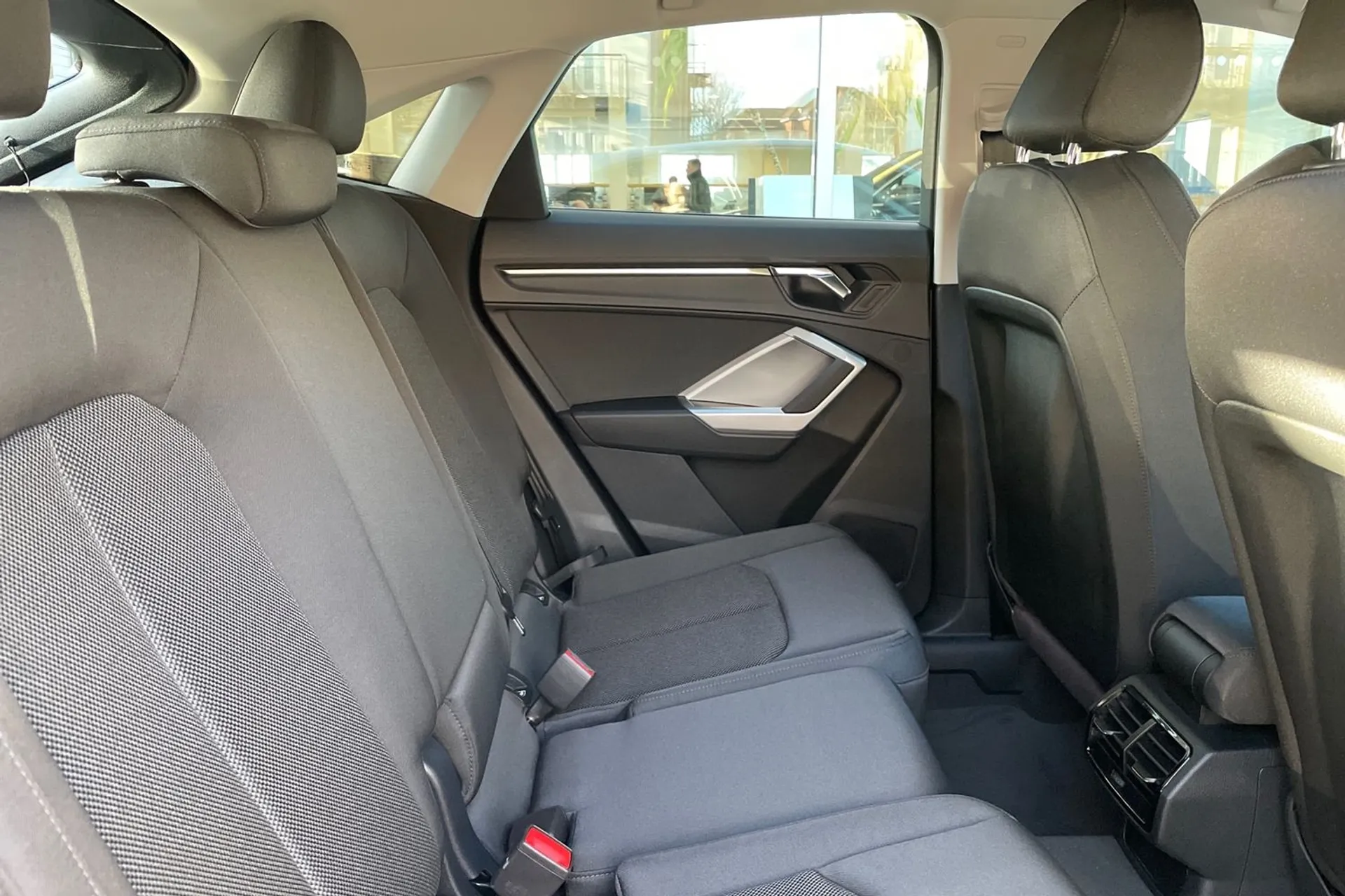 Audi Q3 thumbnail image number 22