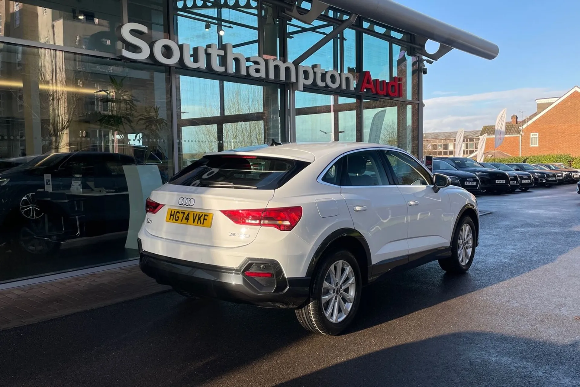 Audi Q3 thumbnail image number 7