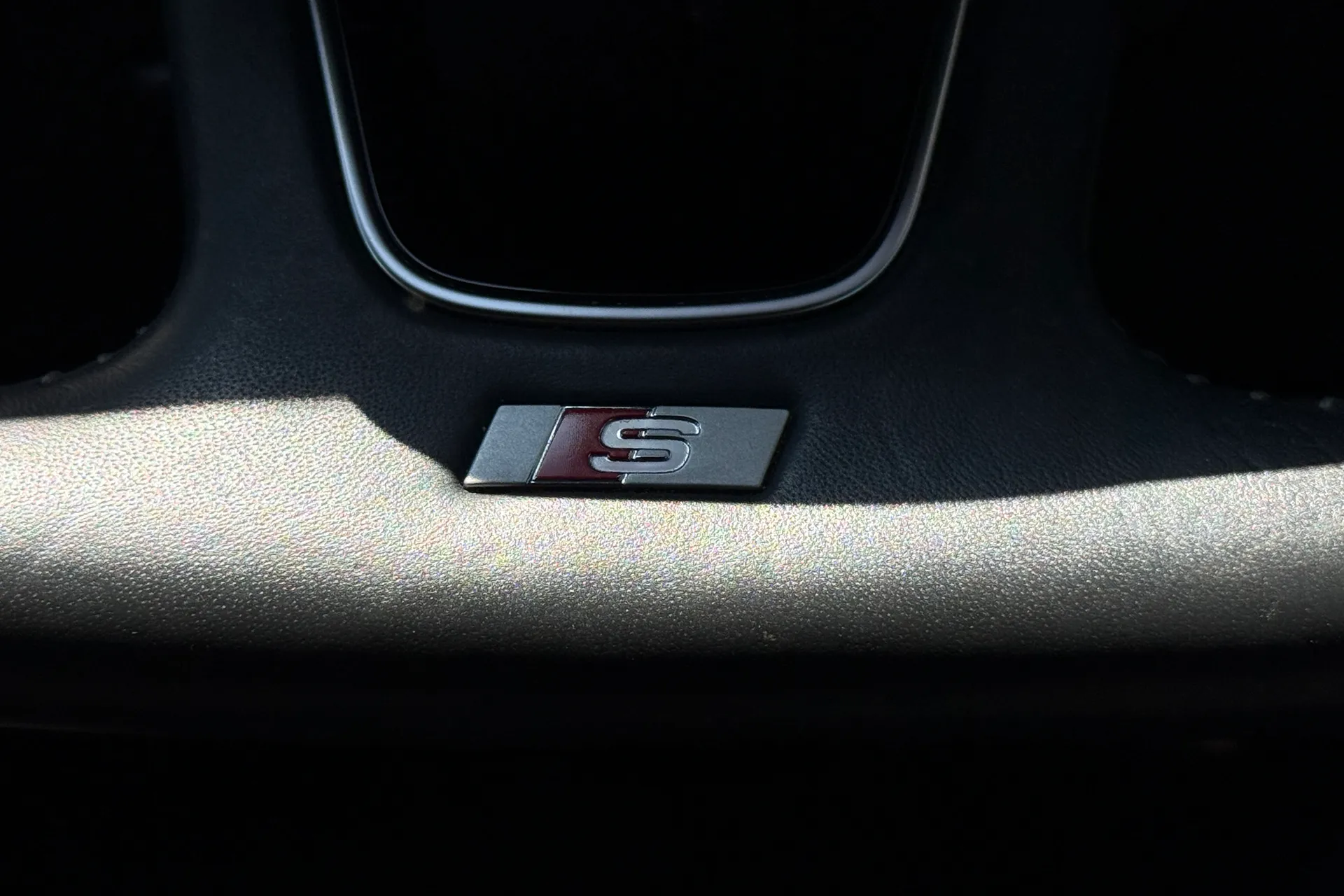 Audi Q2 thumbnail image number 12