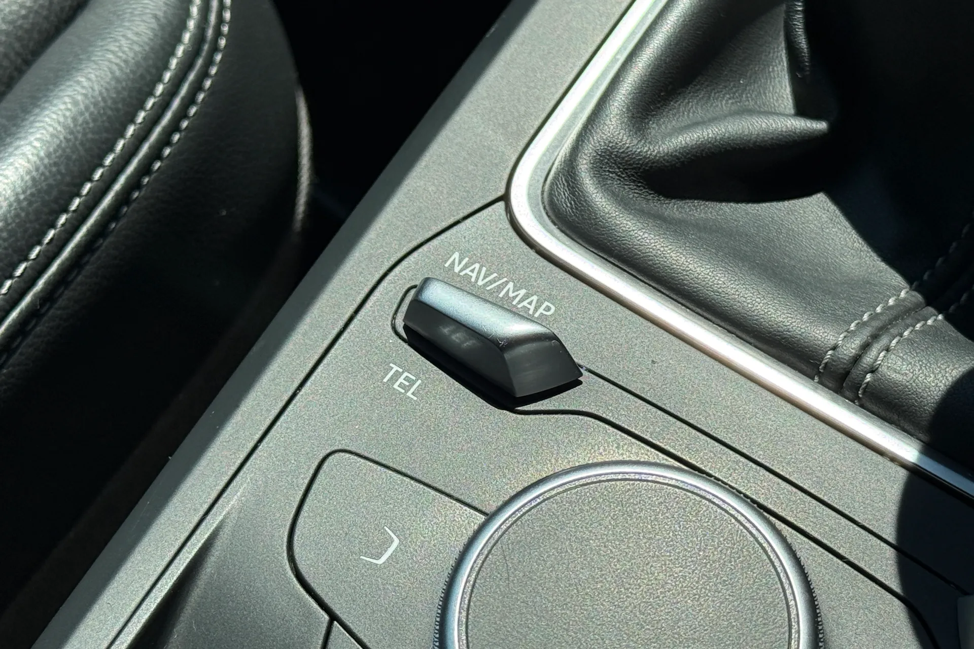 Audi Q2 thumbnail image number 24