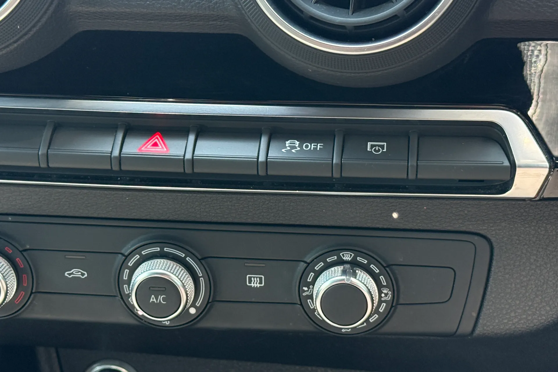 Audi Q2 thumbnail image number 19