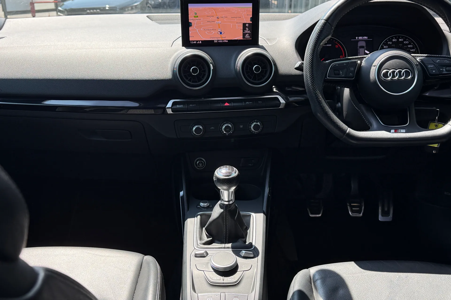 Audi Q2 thumbnail image number 39