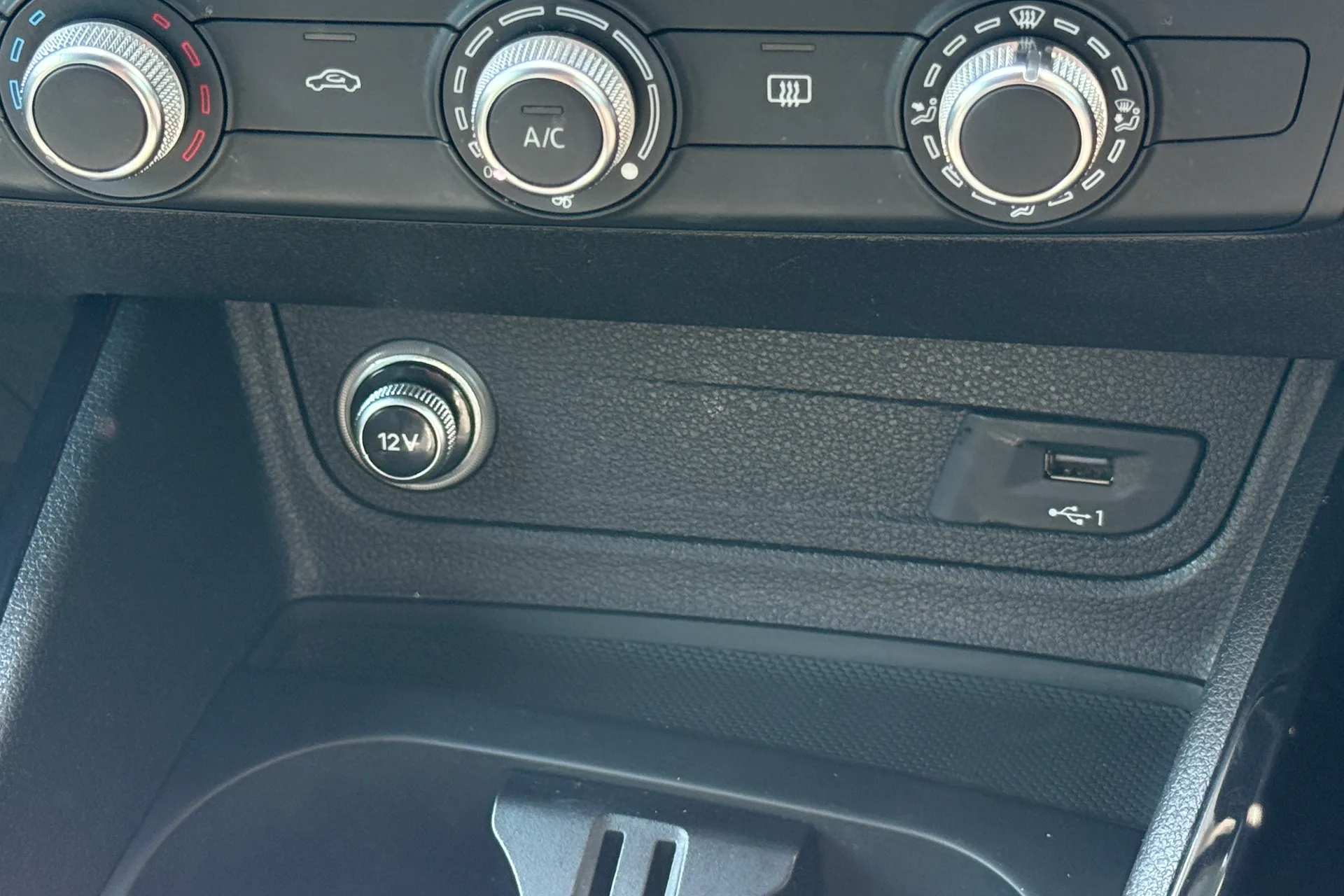 Audi Q2 thumbnail image number 20