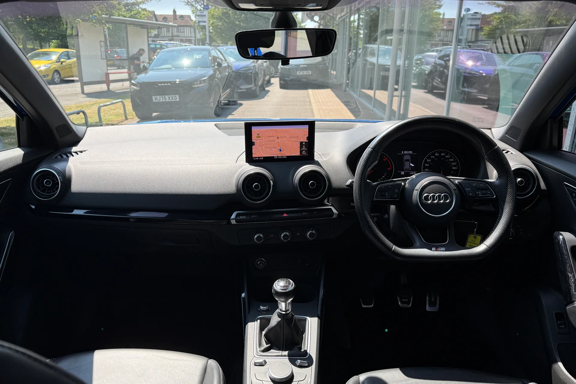 Audi Q2 thumbnail image number 3