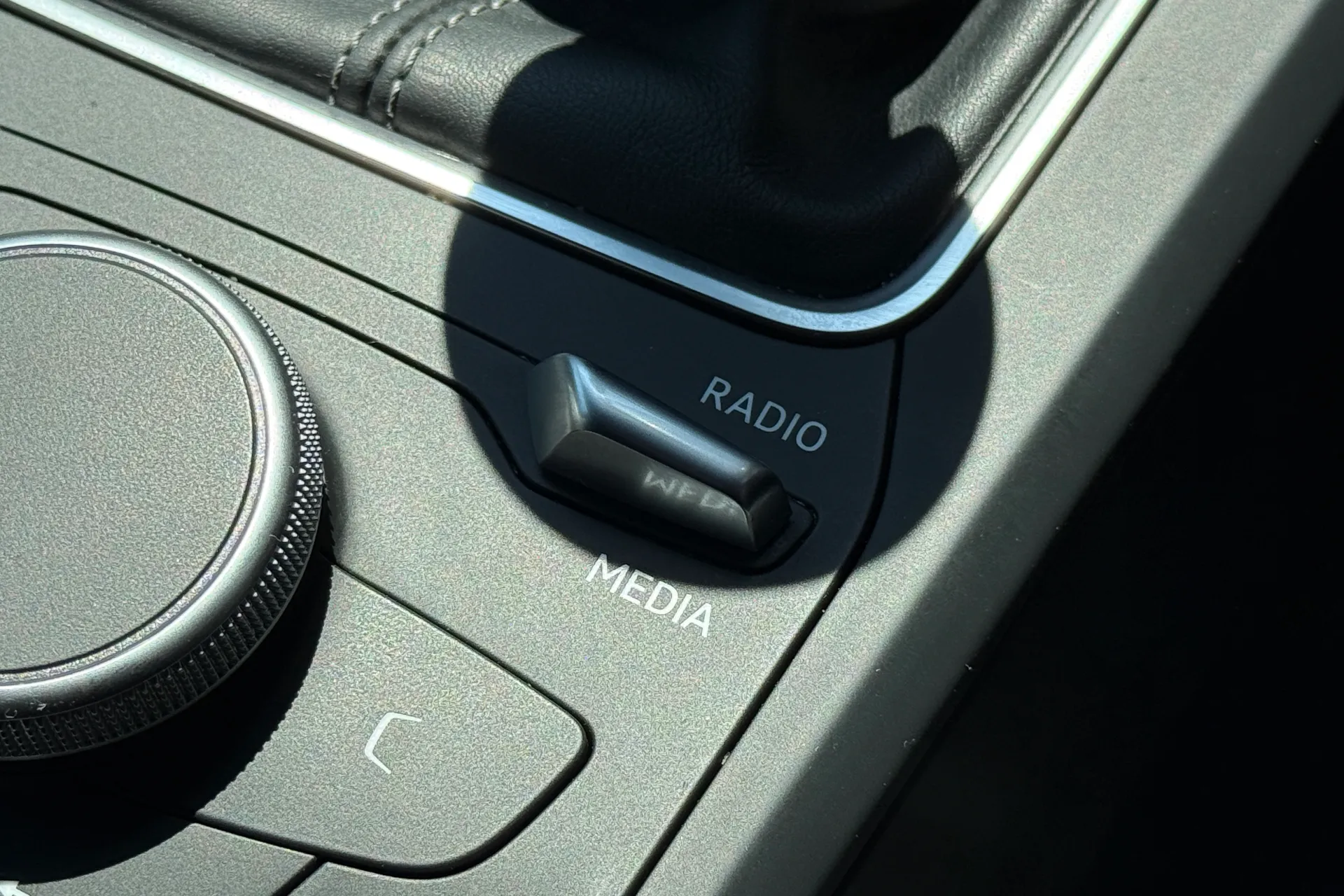 Audi Q2 thumbnail image number 23
