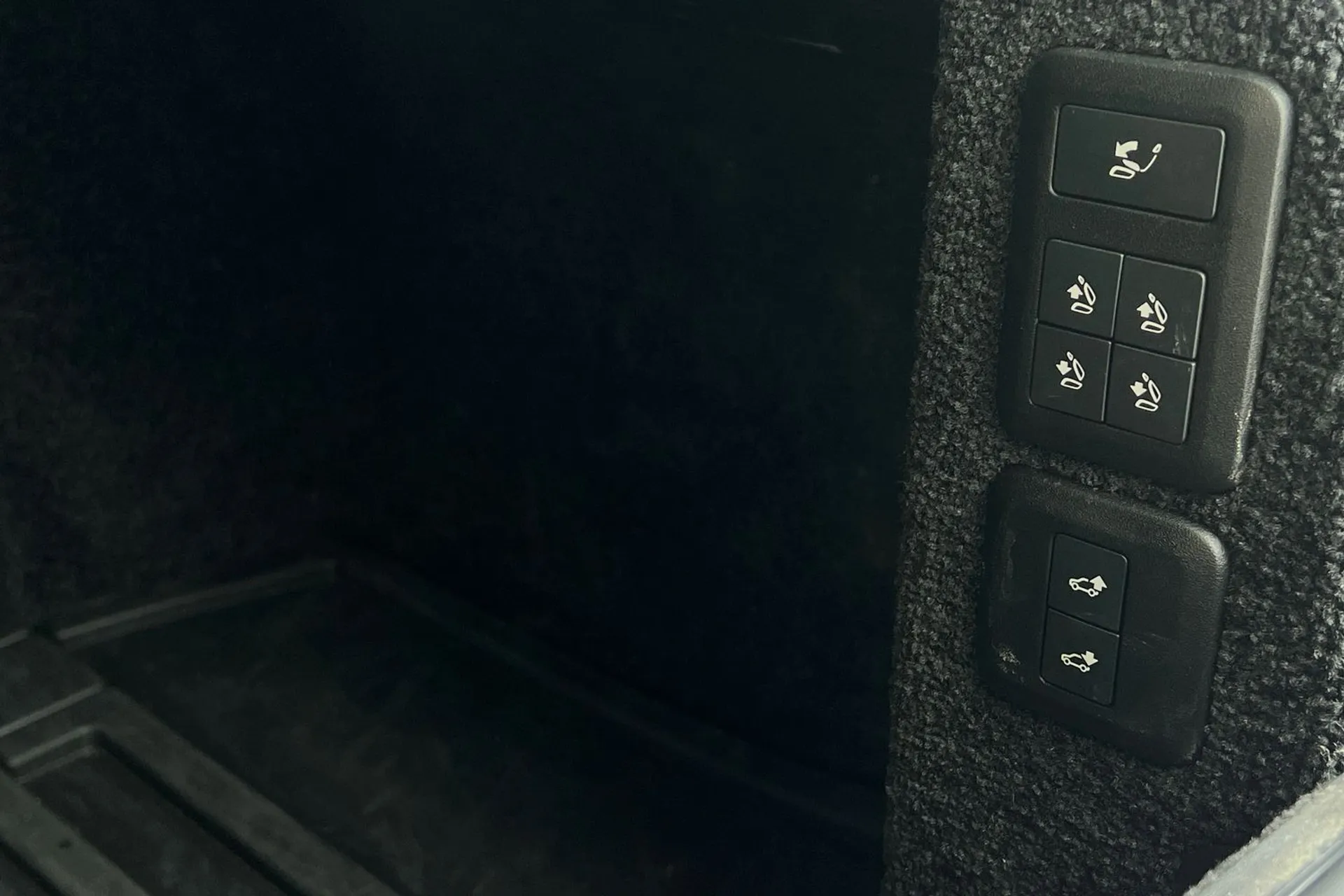 LAND ROVER RANGE ROVER thumbnail image number 33
