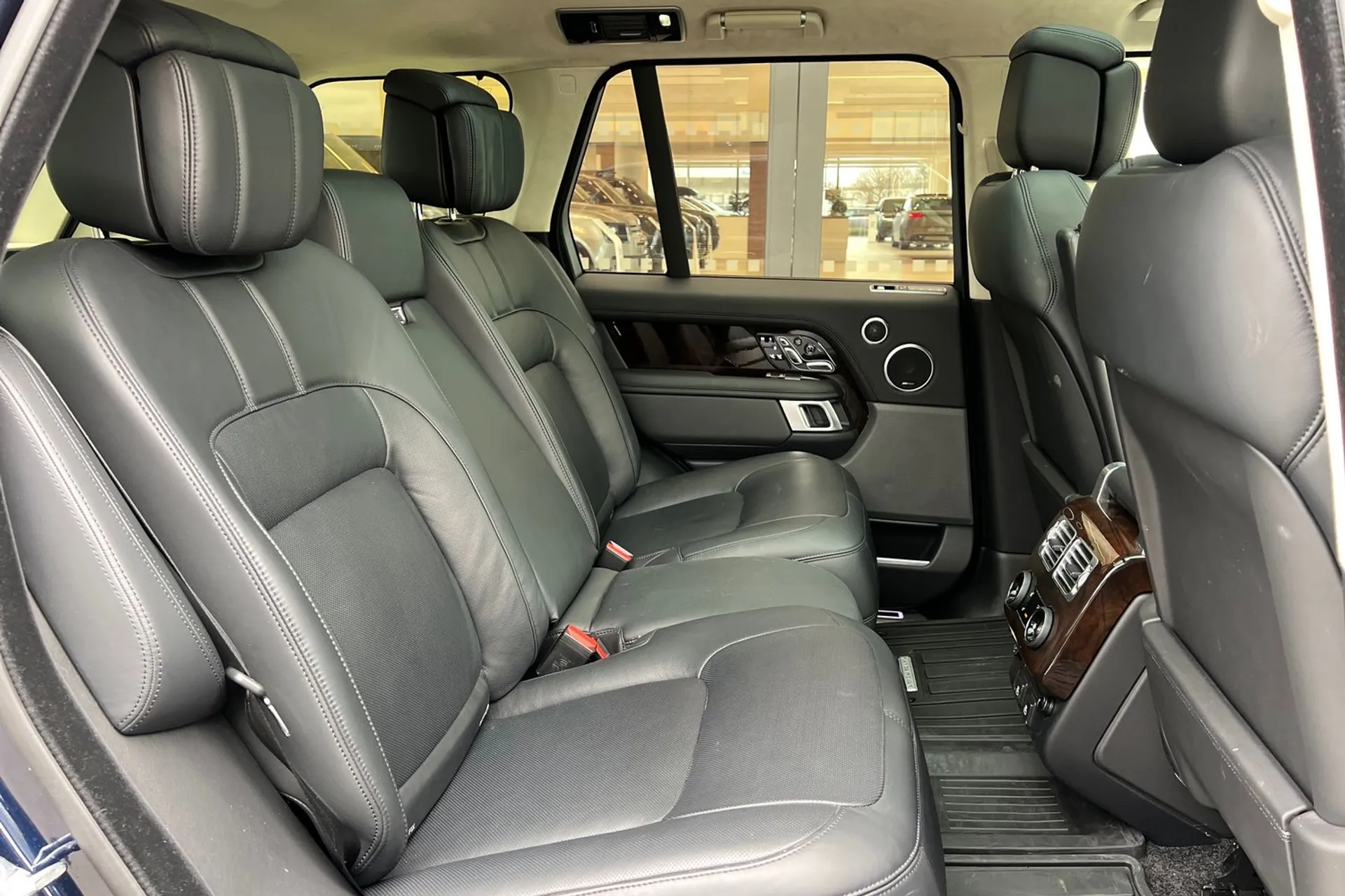 LAND ROVER RANGE ROVER thumbnail image number 36