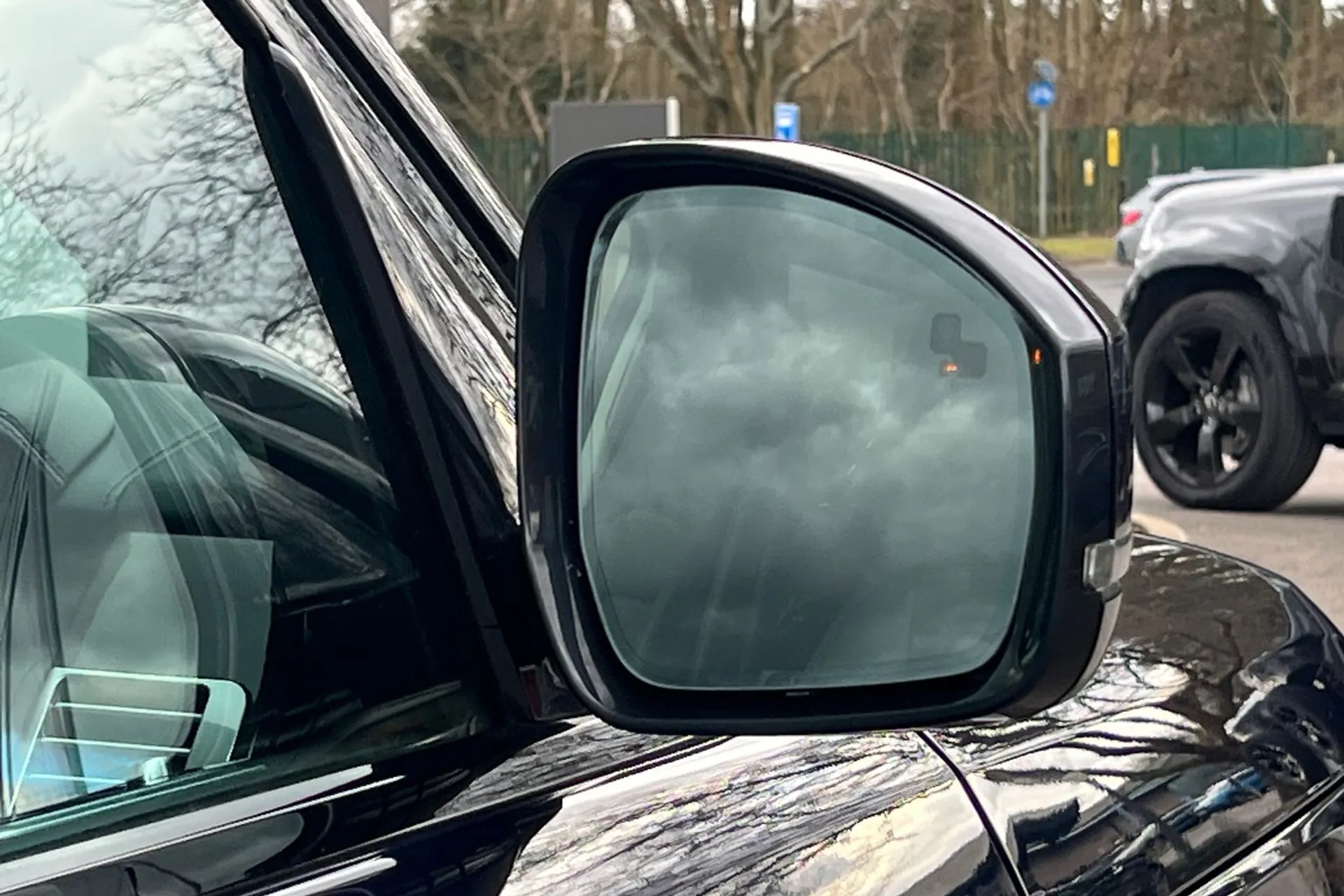 LAND ROVER RANGE ROVER thumbnail image number 11