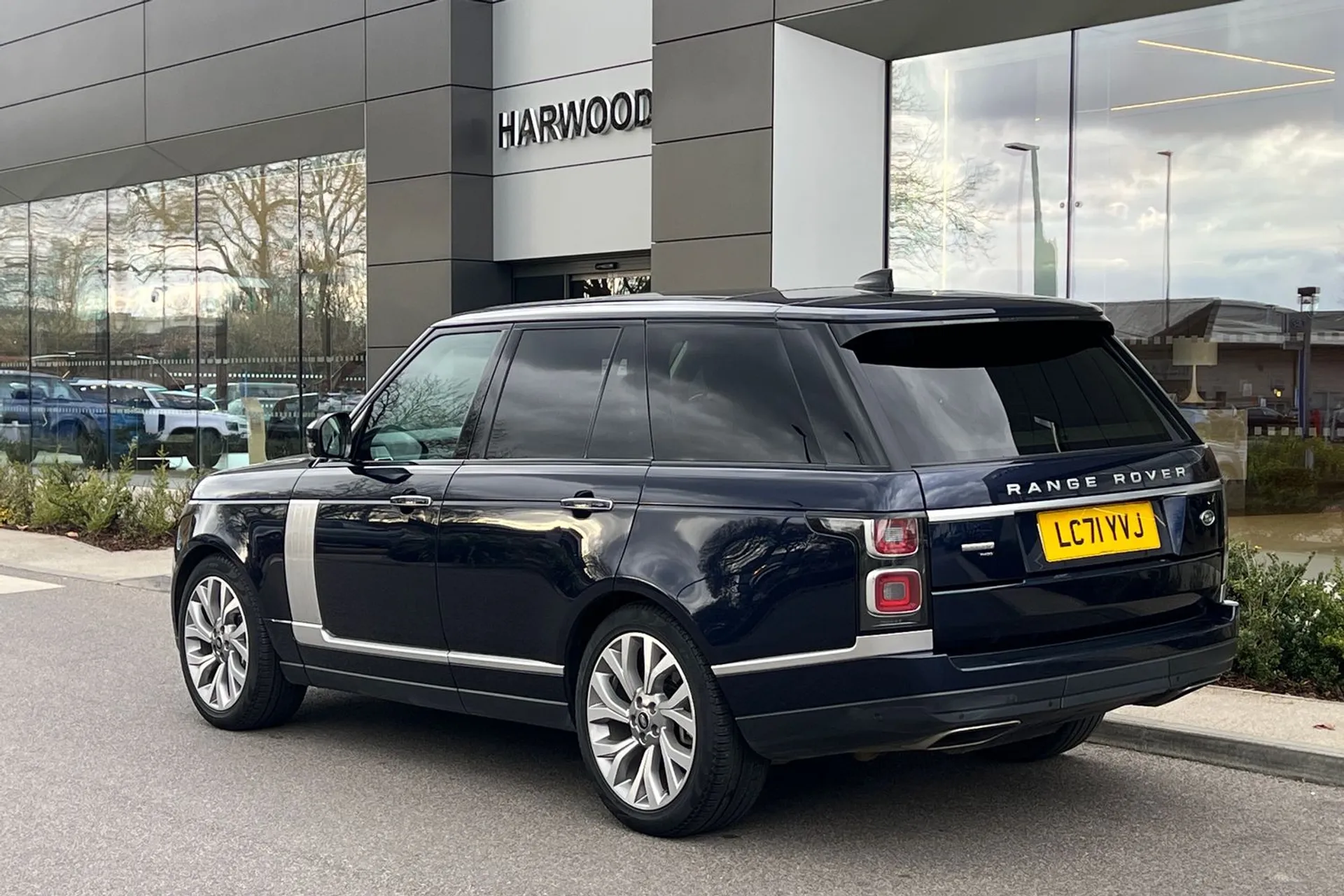 LAND ROVER RANGE ROVER thumbnail image number 14