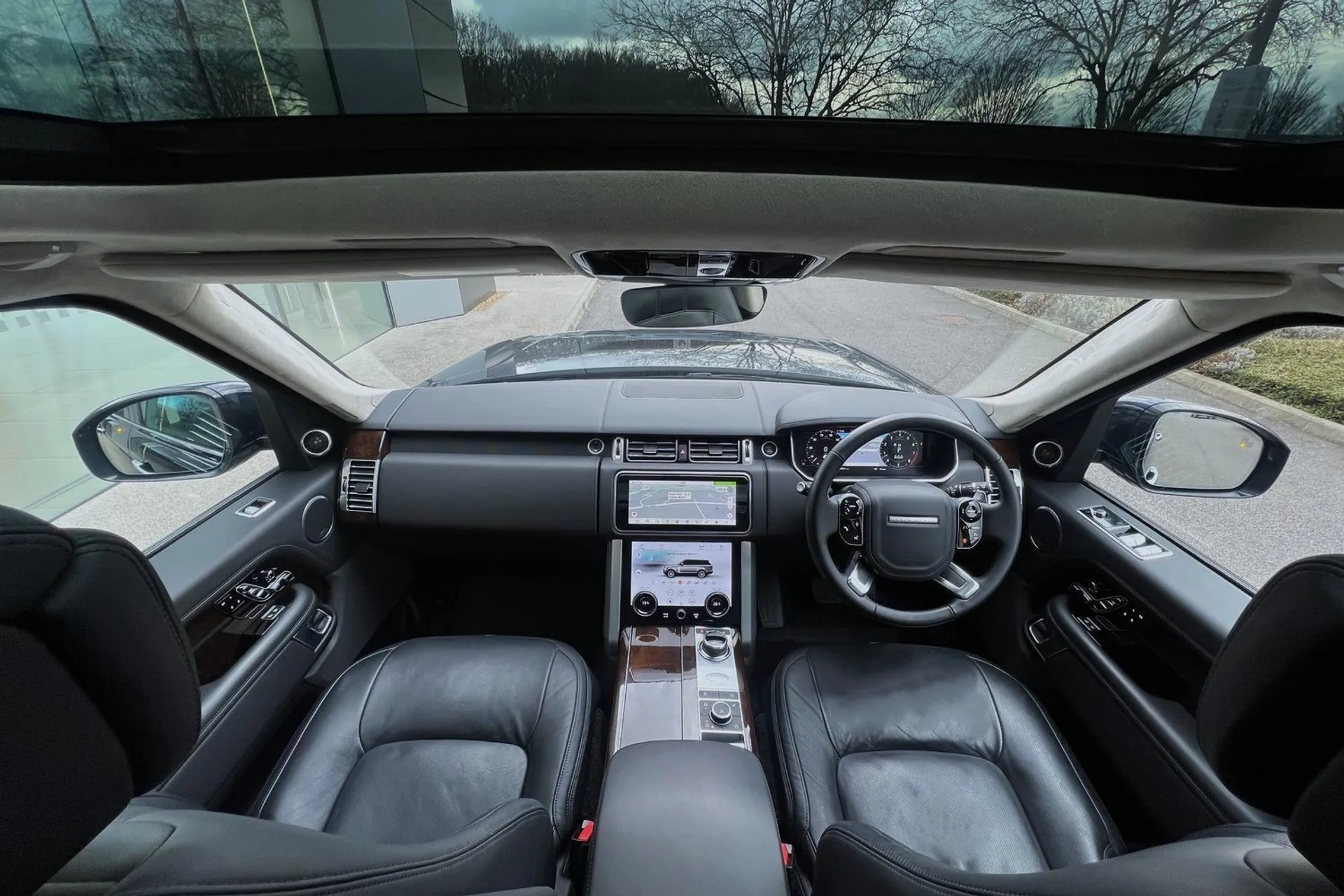 LAND ROVER RANGE ROVER thumbnail image number 3