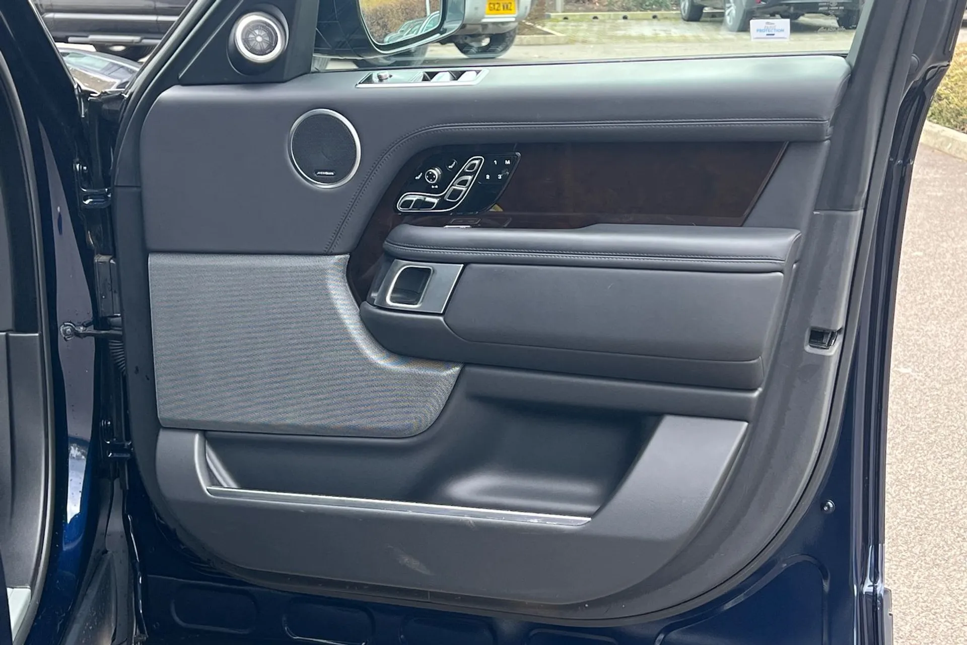 LAND ROVER RANGE ROVER thumbnail image number 62