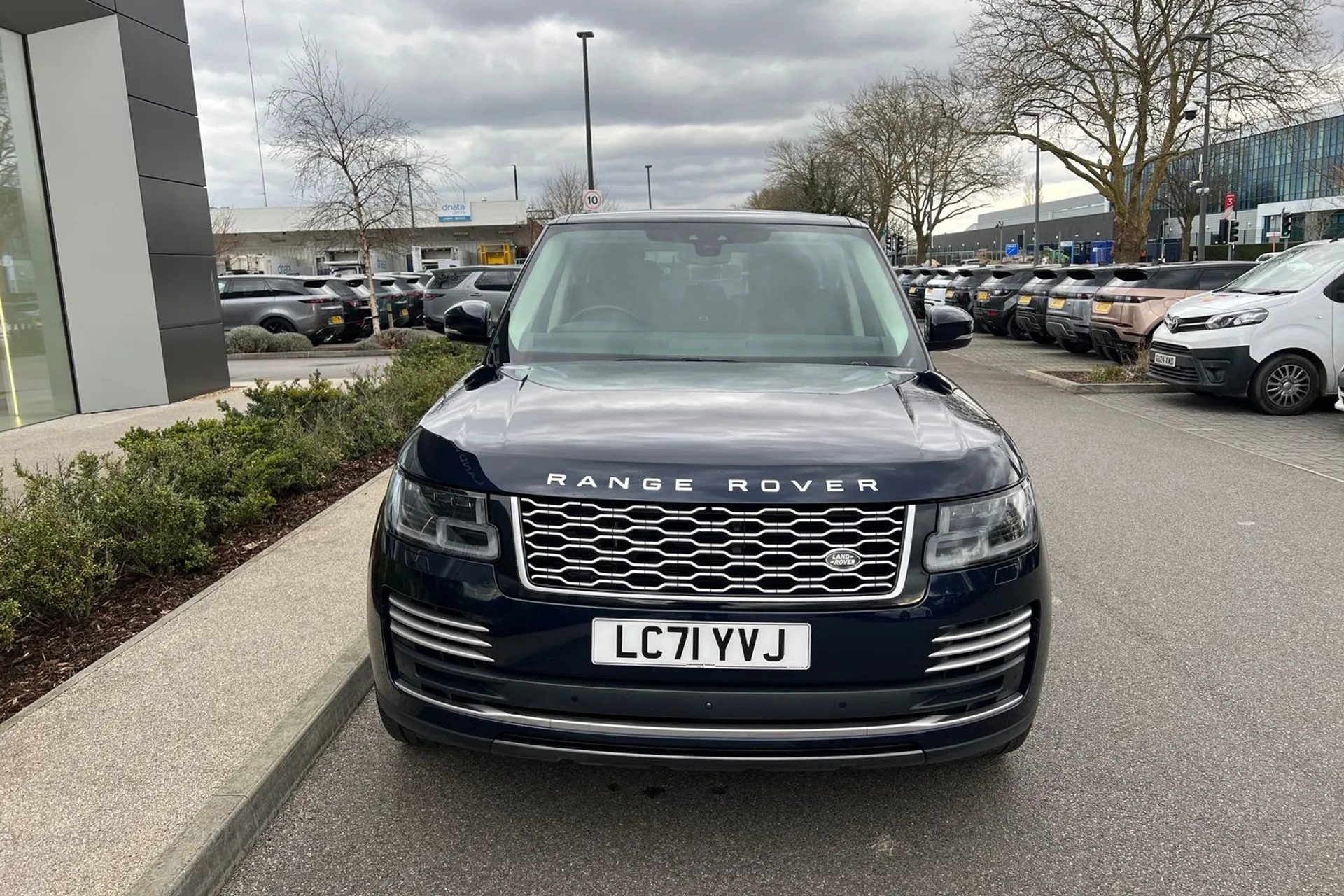 LAND ROVER RANGE ROVER thumbnail image number 17