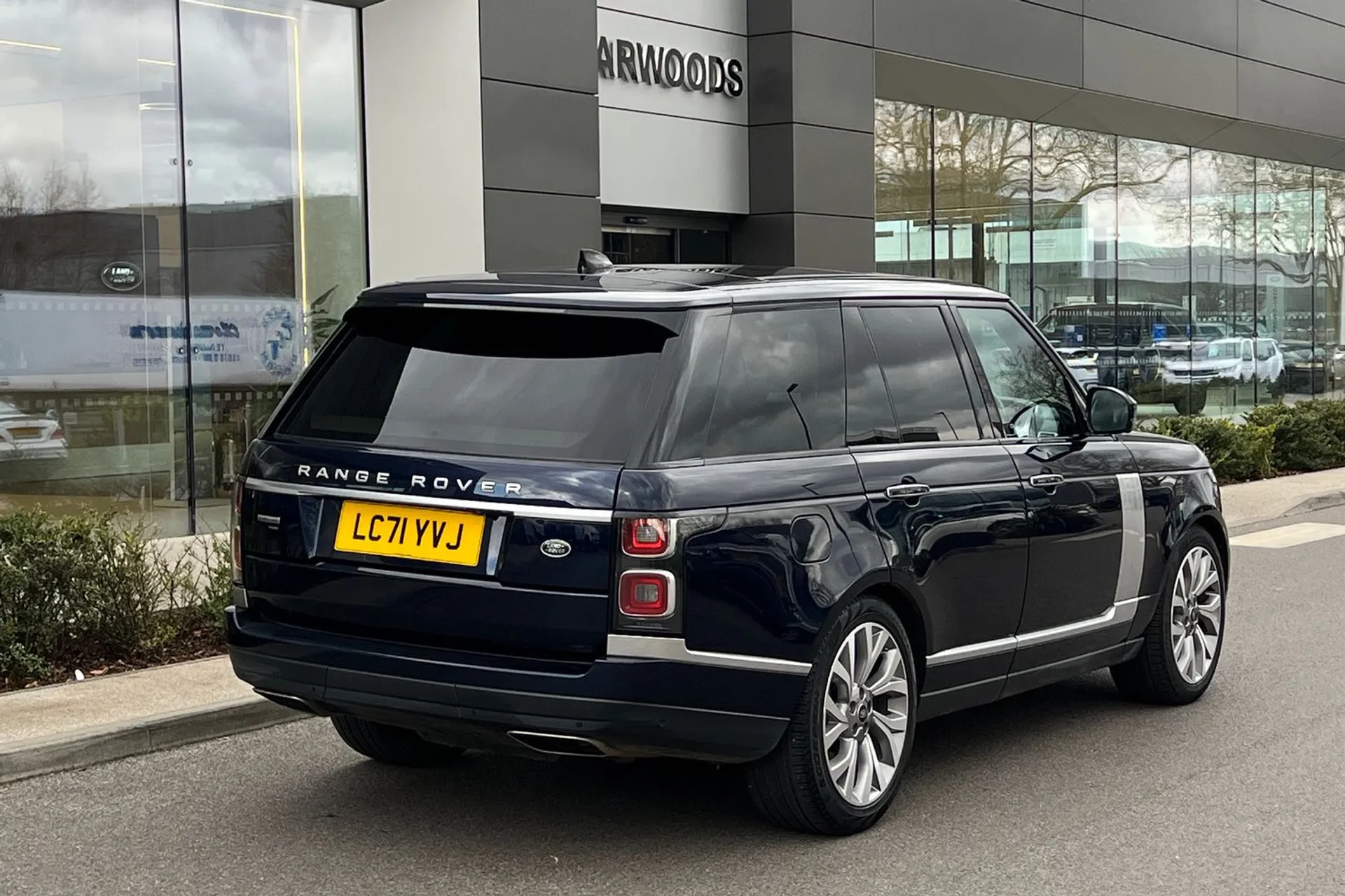 LAND ROVER RANGE ROVER thumbnail image number 9