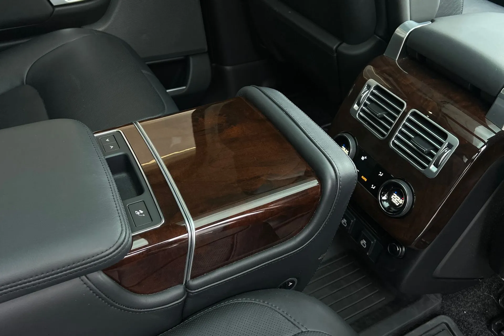 LAND ROVER RANGE ROVER thumbnail image number 38