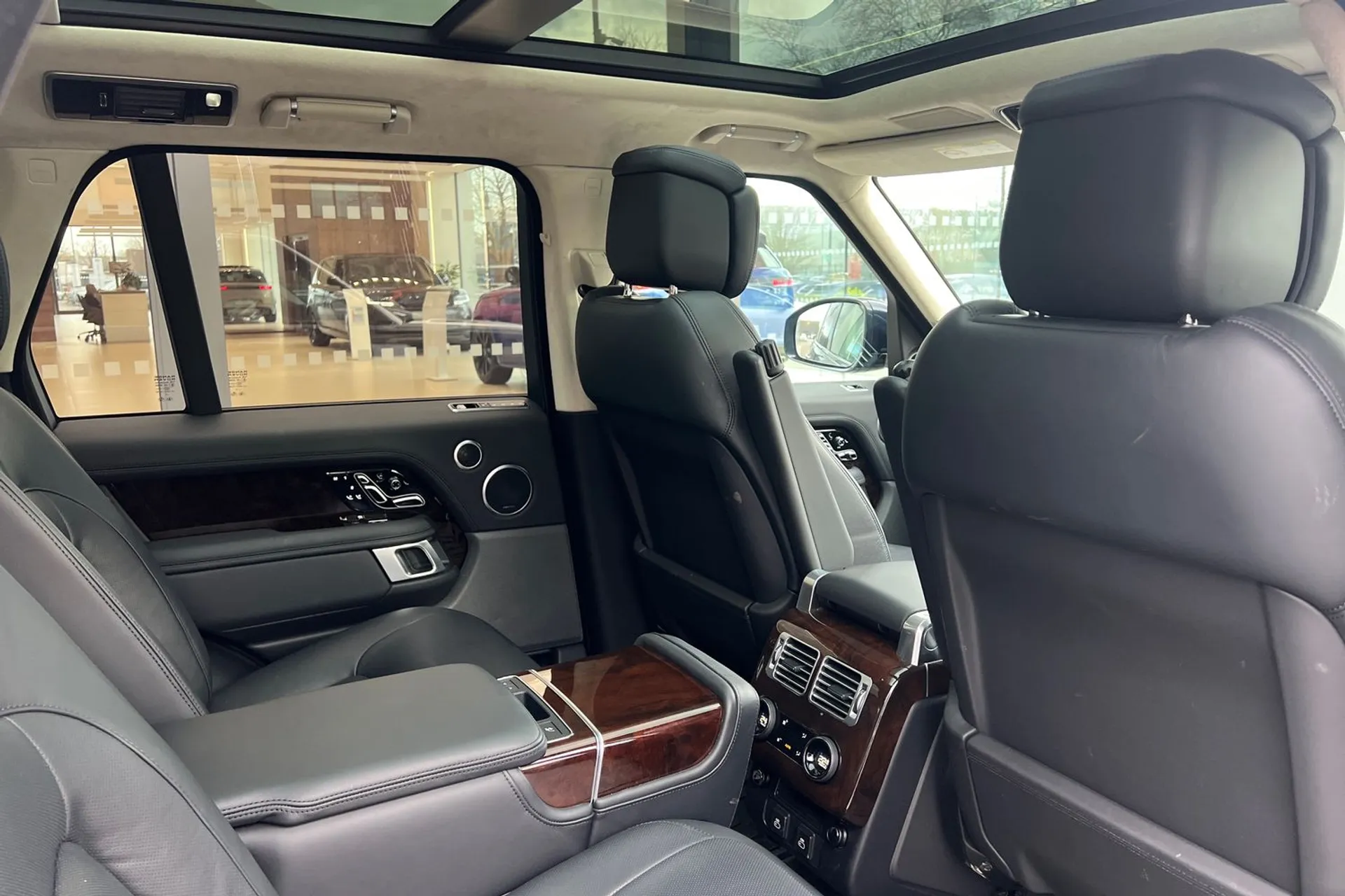 LAND ROVER RANGE ROVER thumbnail image number 37