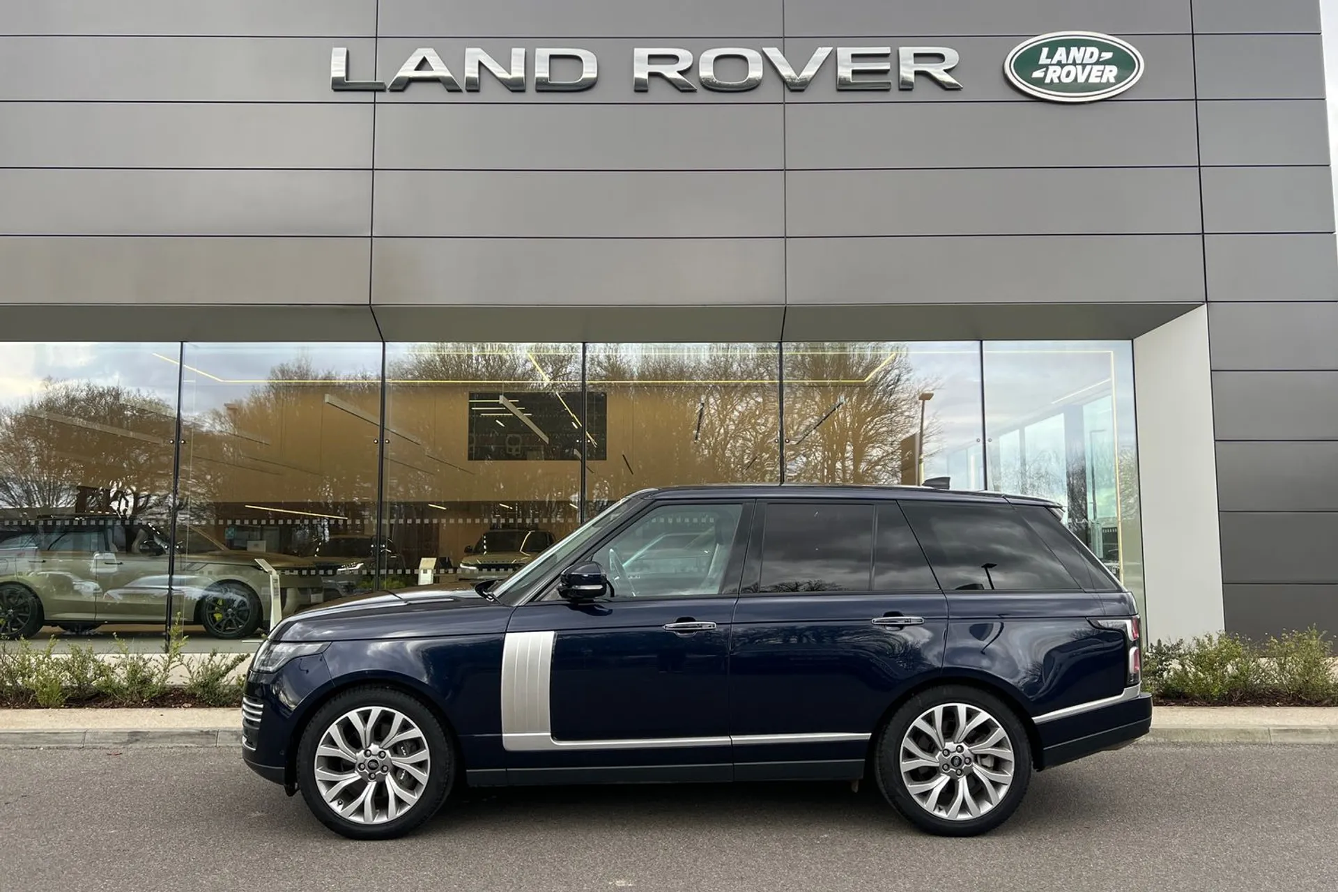 LAND ROVER RANGE ROVER thumbnail image number 7